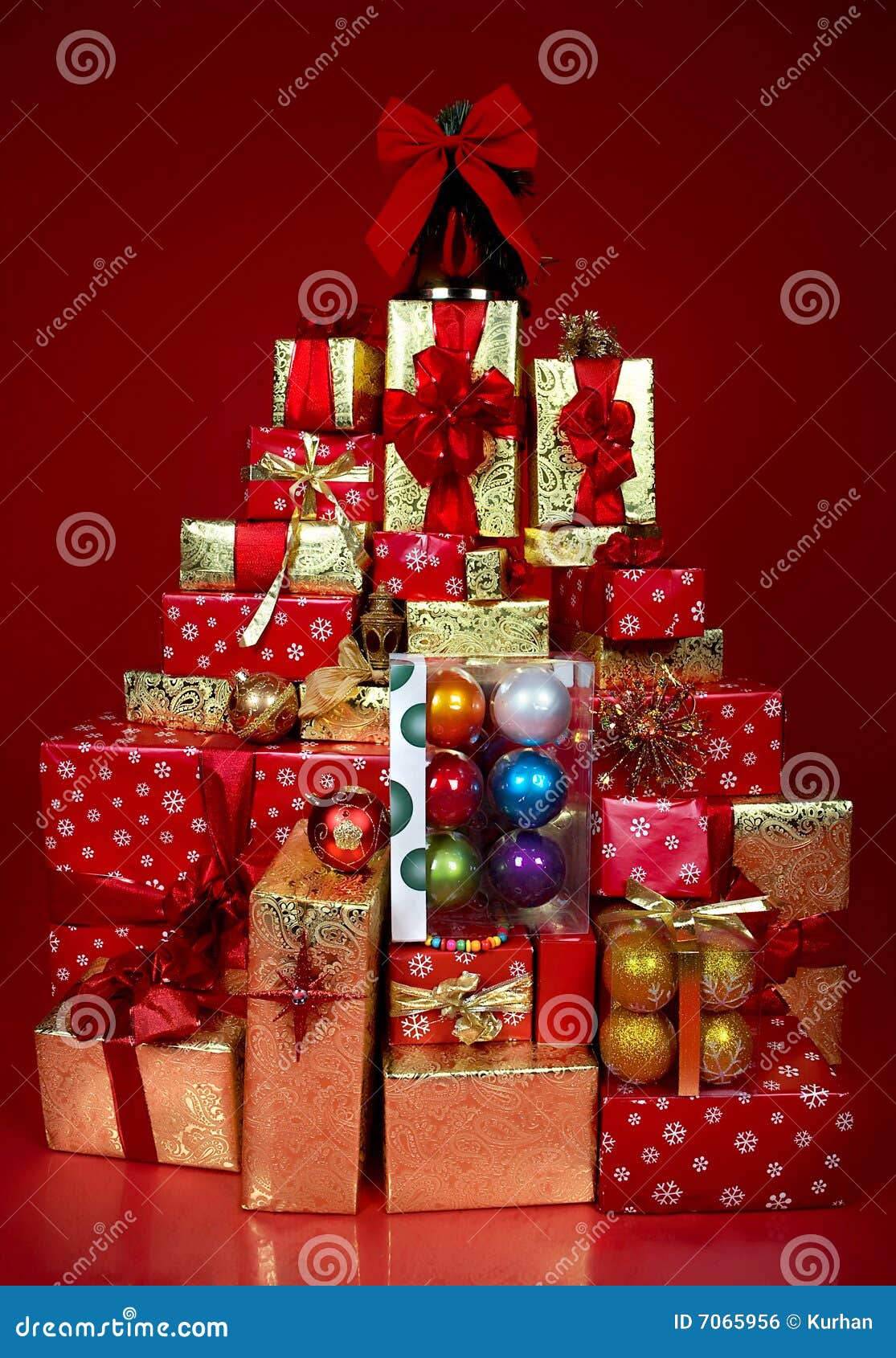 Stock Regali Di Natale.Regali Di Natale E Regali Fotografia Stock Immagine Di Santa 7065956