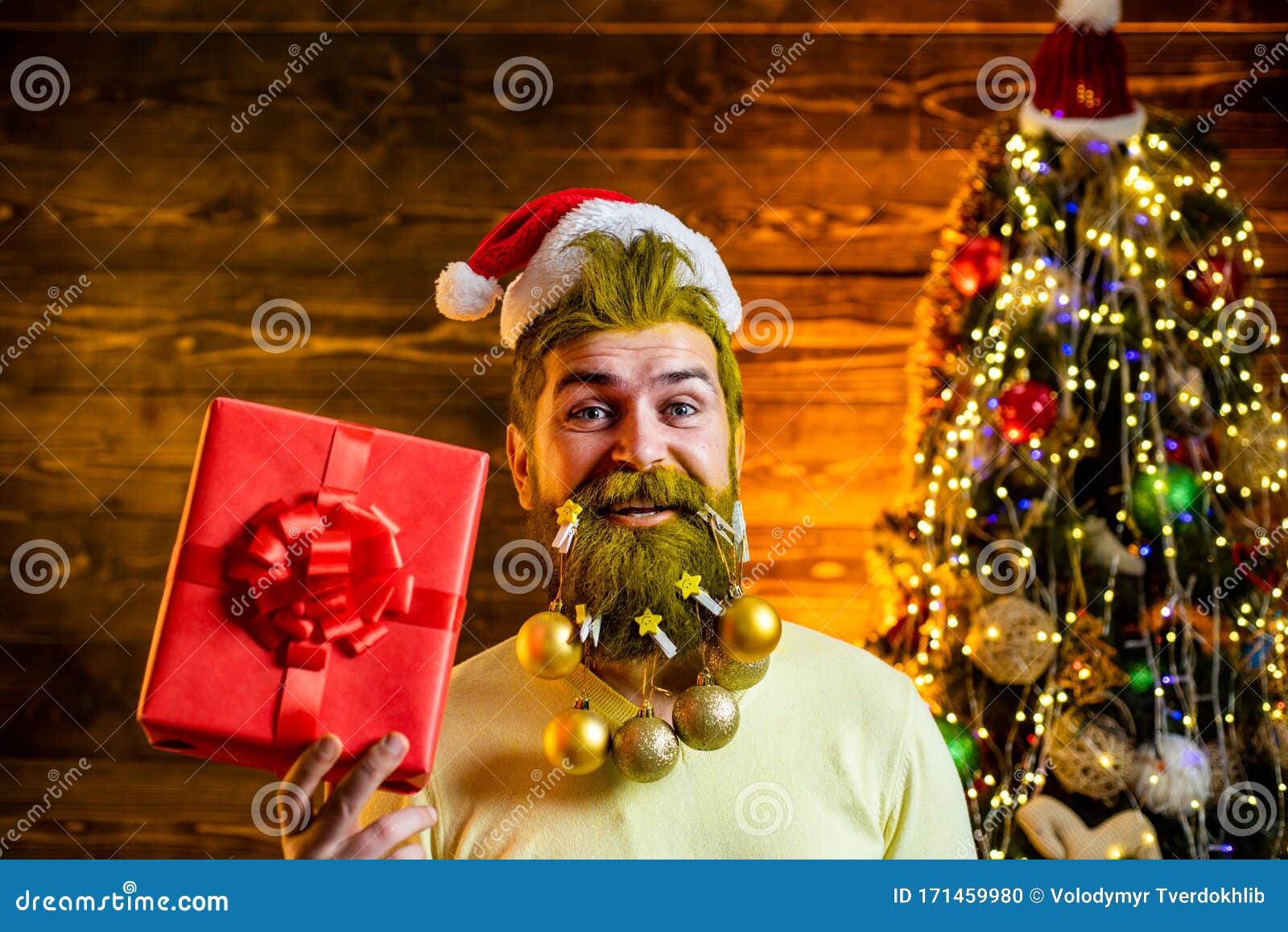 Regalos De Entrega Regalo De Regalo De Santa Claus La Mañana Antes De  Navidad El Moderno Santa Claus Con Barba Santa Guapo Foto de archivo -  Imagen de elegante, adorne: 171459980