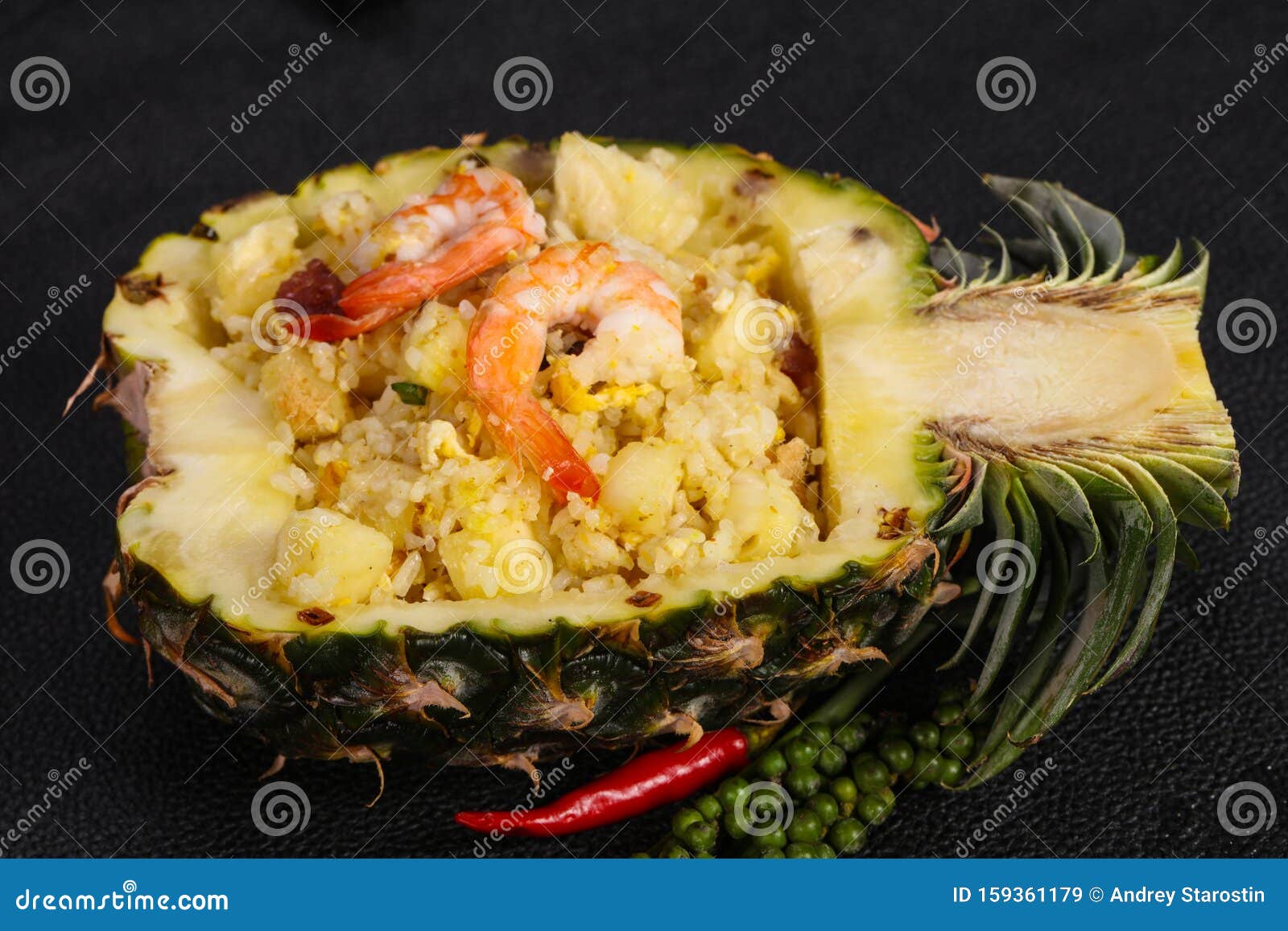 Reis Mit Ananas Und Garnelen Stockbild - Bild von sauer, chinesisch ...