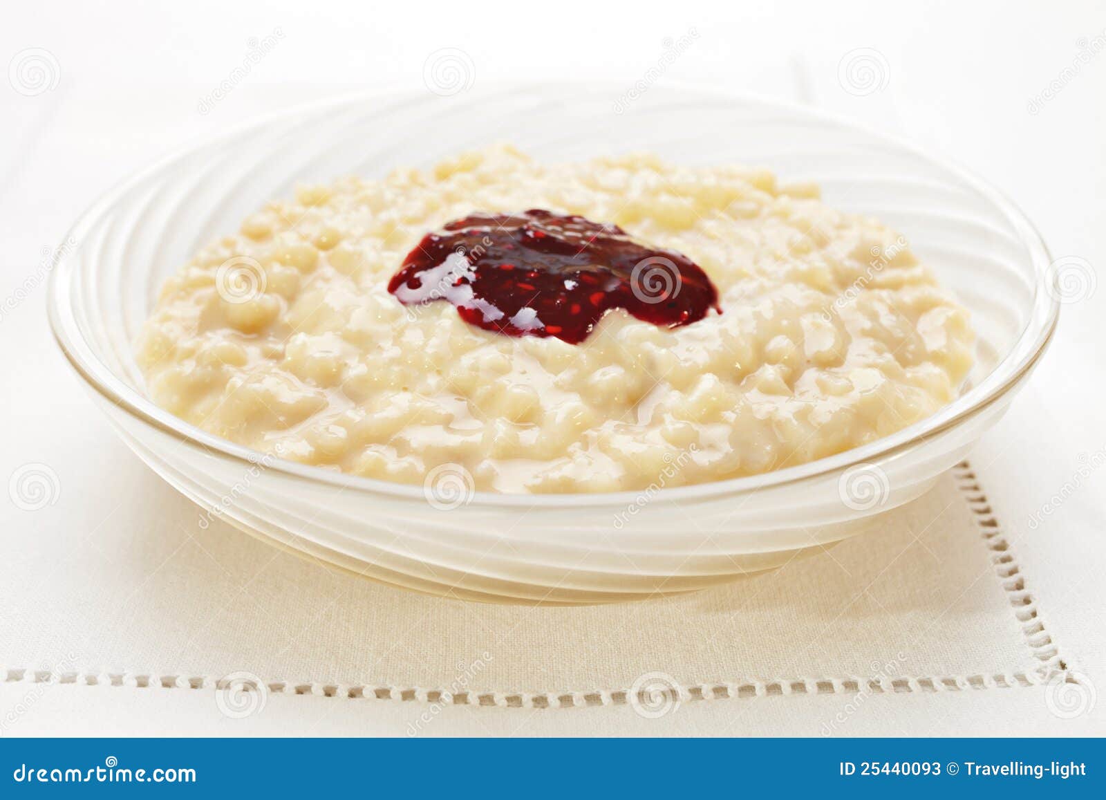 Reis-Pudding mit Störung stockbild. Bild von nachtisch - 25440093