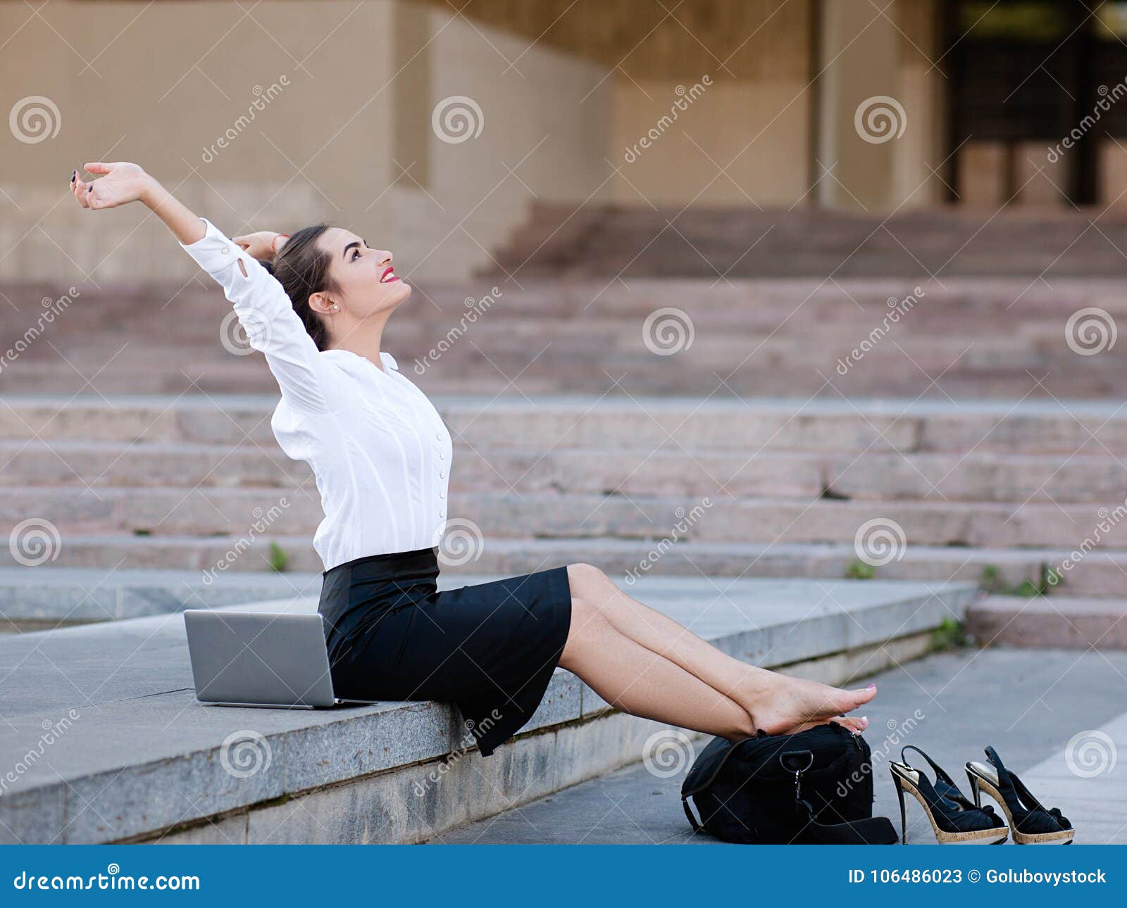 https://thumbs.dreamstime.com/z/relaxed-content-urban-business-woman-outdoor-working-lifestyle-106486023.jpg