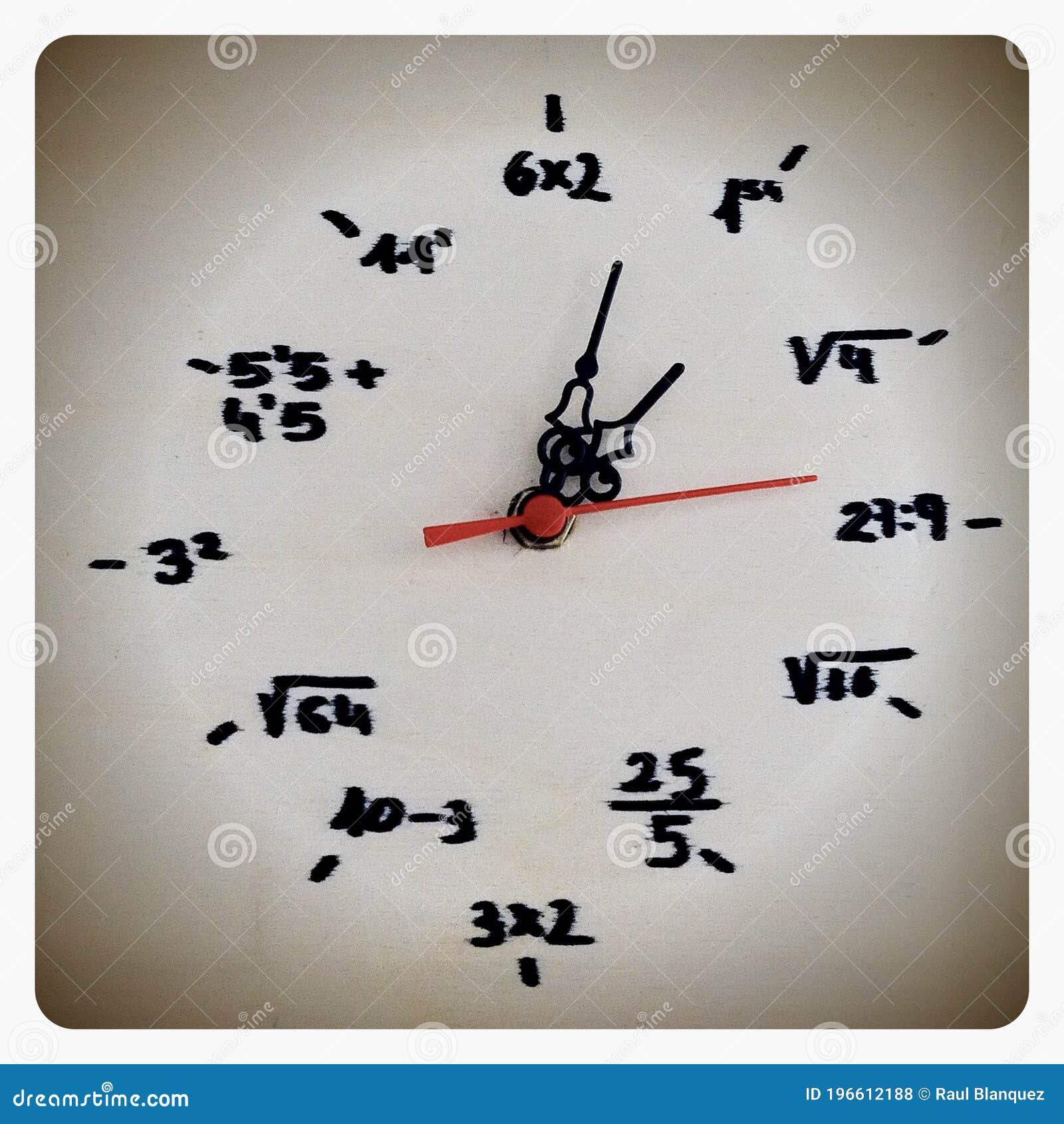 Reloj Matemático Hecho a Mano Foto de archivo - Imagen de reloj, hecho:  196612188