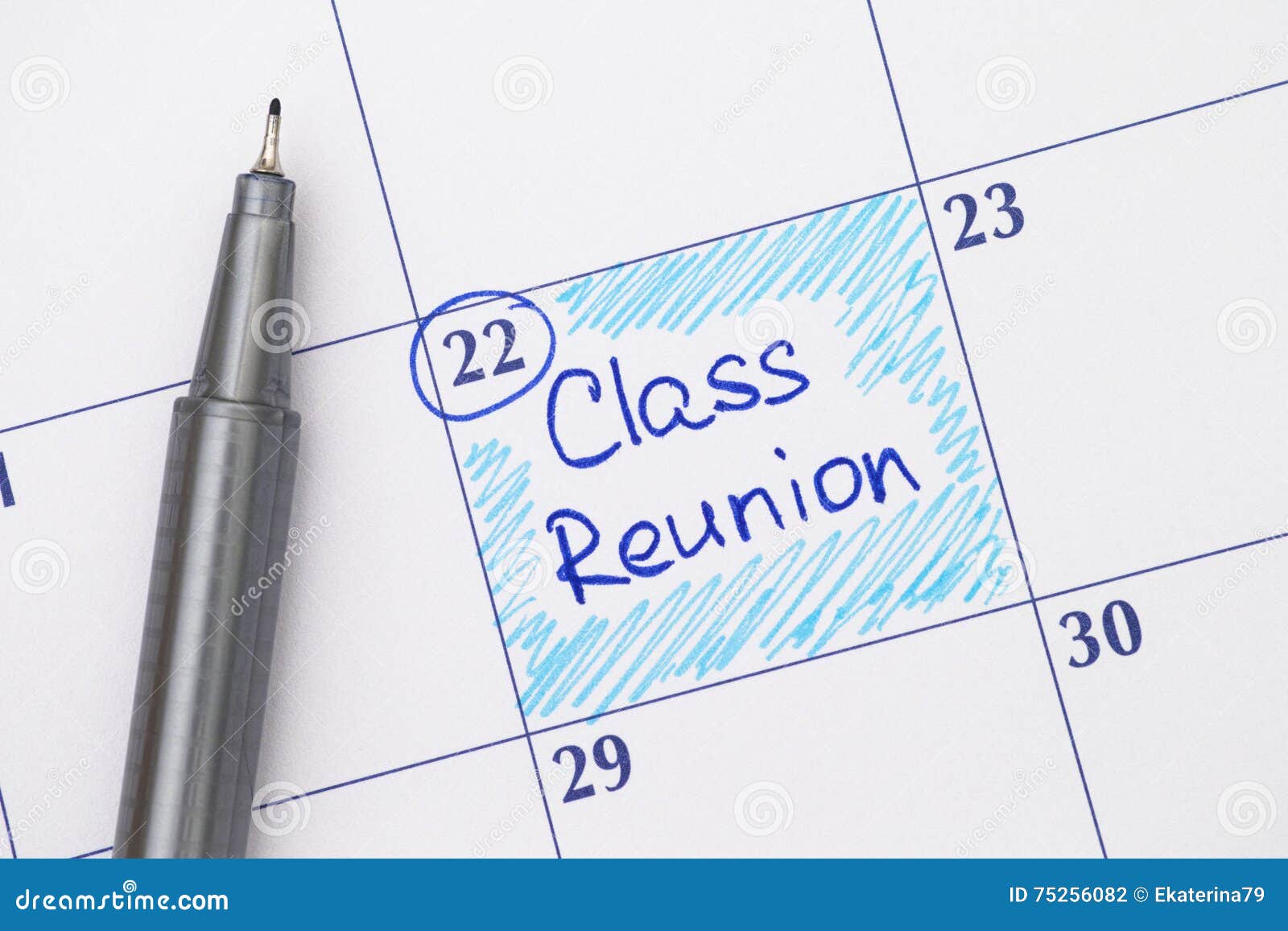 reminder class reunion in calendar with pen