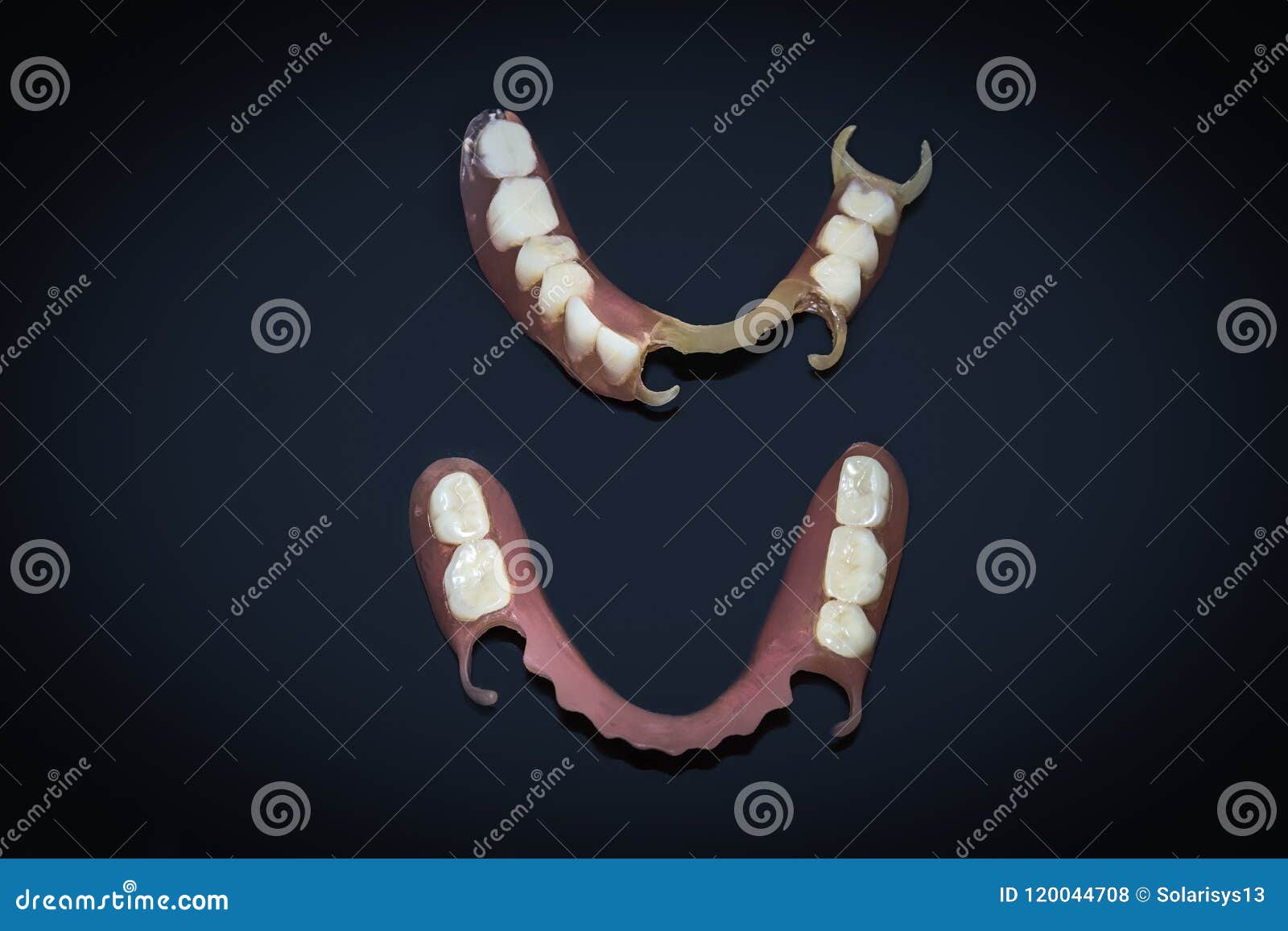 removable dentures flexible, devoid of nylon, hypoallergenic exempt from monomer.
