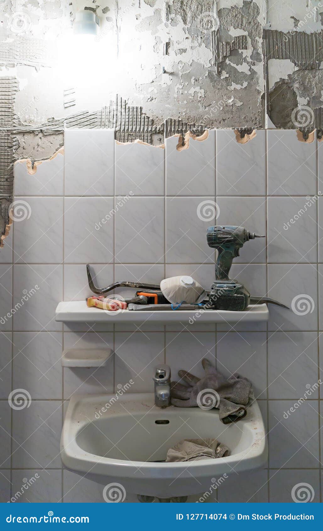 Removing old tiles. stock photo. Image of indoors, cement 127714074