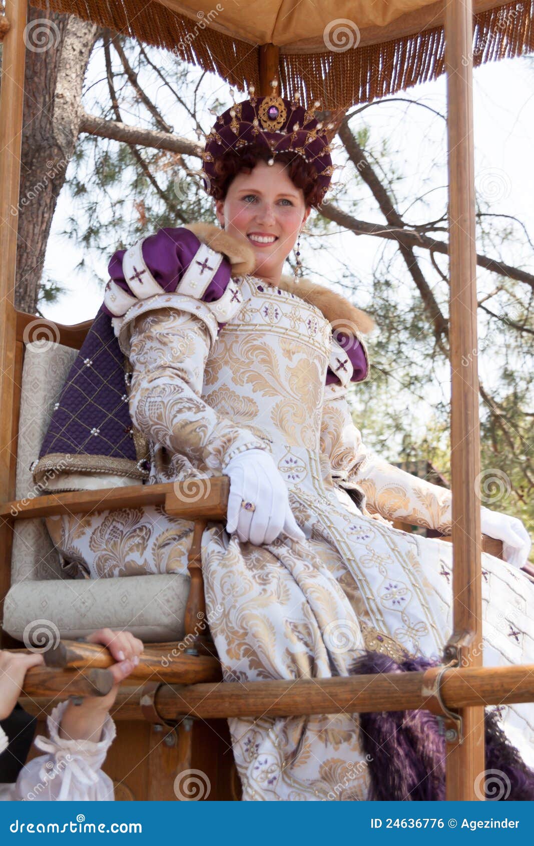 Renaissance Faire Queen S Procession Editorial Photo Image of enactors, brown 24636776
