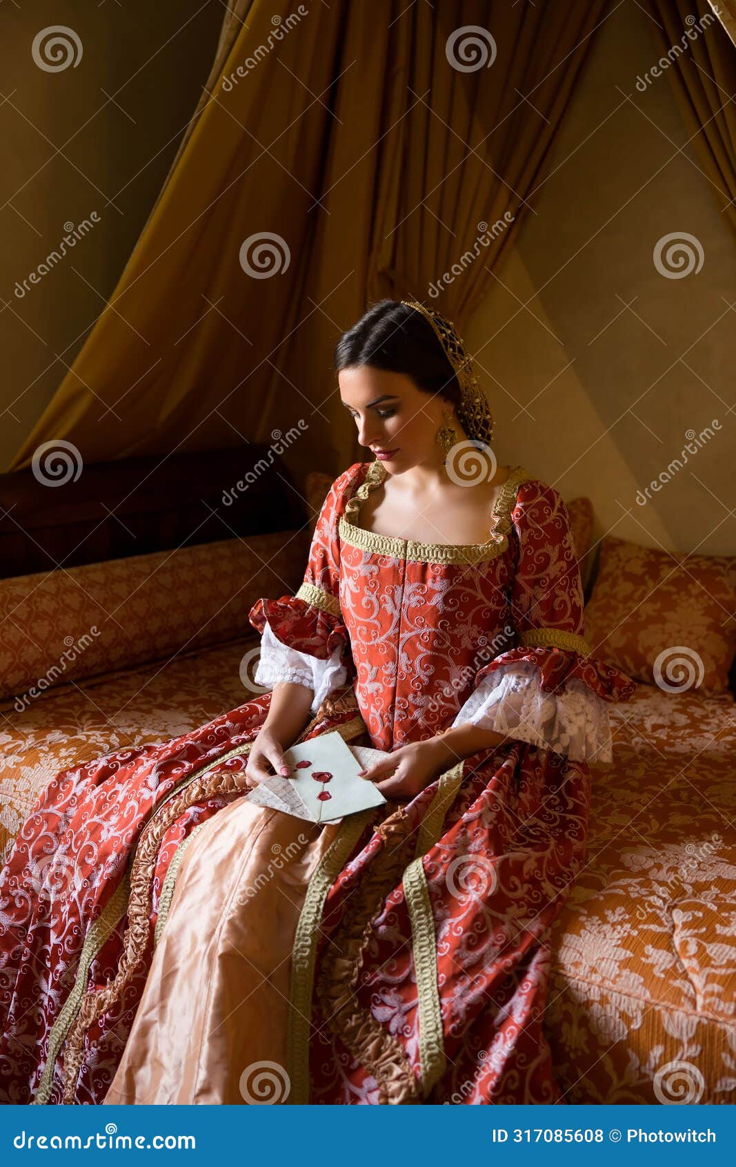 renaissance lady with letter