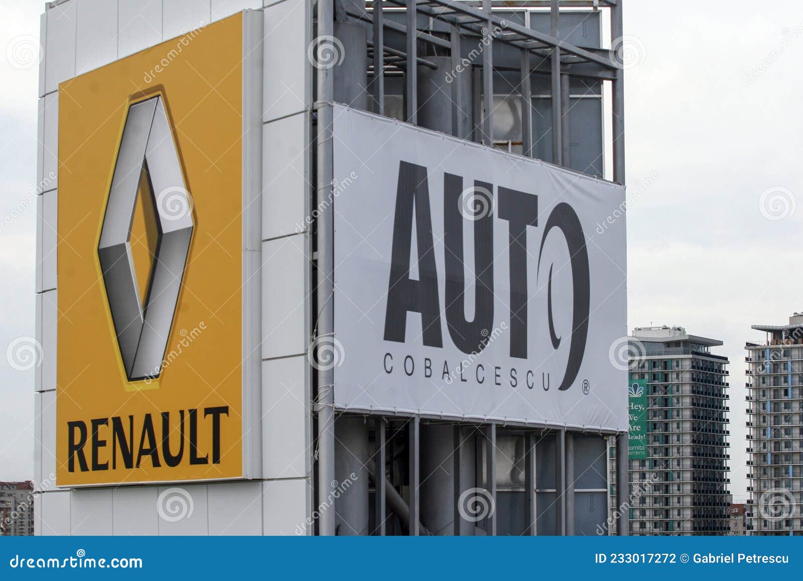 Renault logo editorial photography. Image of dealer 233017272