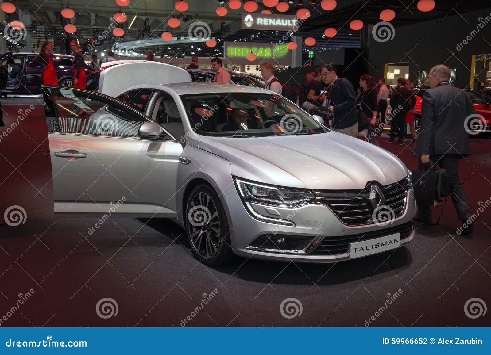 Renault Talisman revealed at the Beijing Motor Show - Renault Group