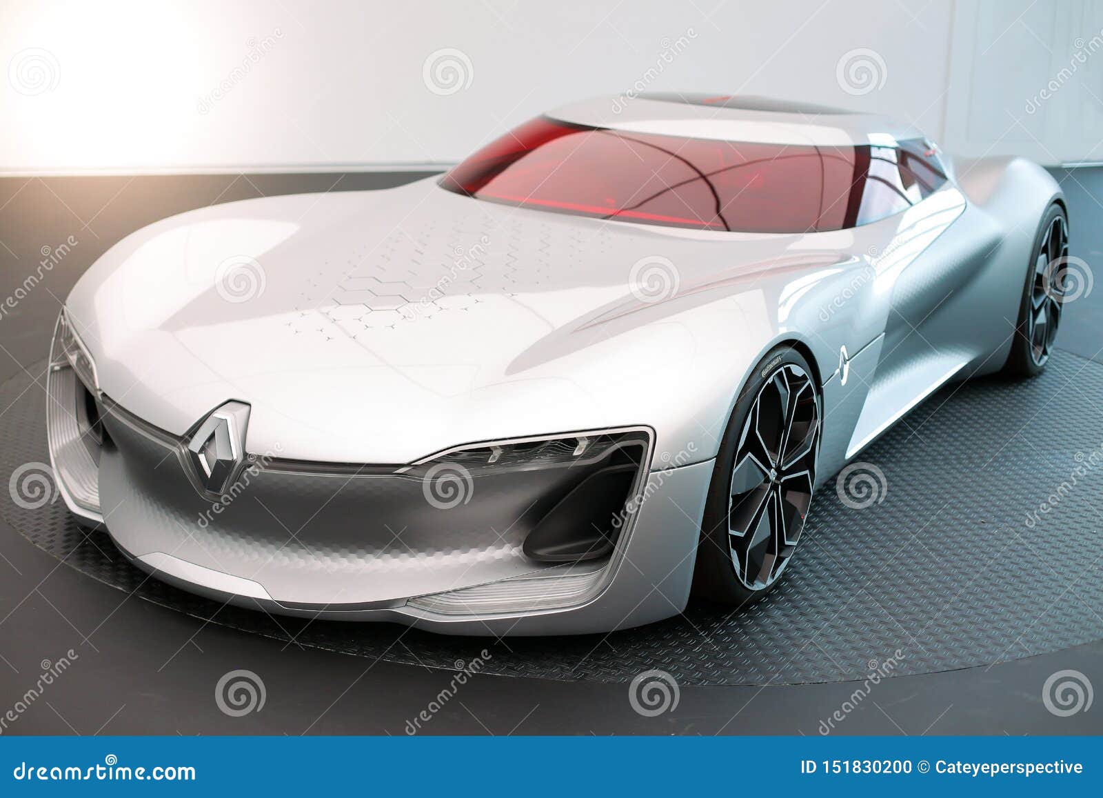 The Renault Trezor Concept Hypercar is Presented To the Press during the  Opening of Renault Bucharest Connected Editorial Image - Image of  insurance, french: 151830200