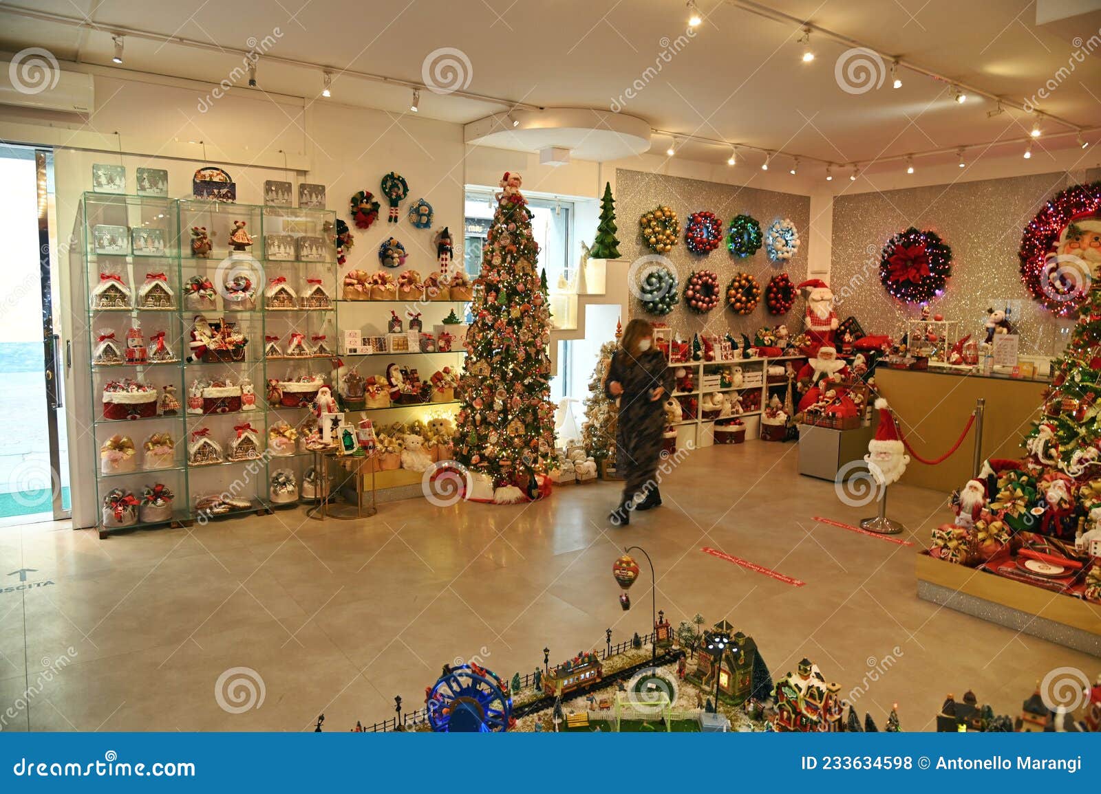 Reopening of Traditional Temporary Shop Selling Christmas Theme ...