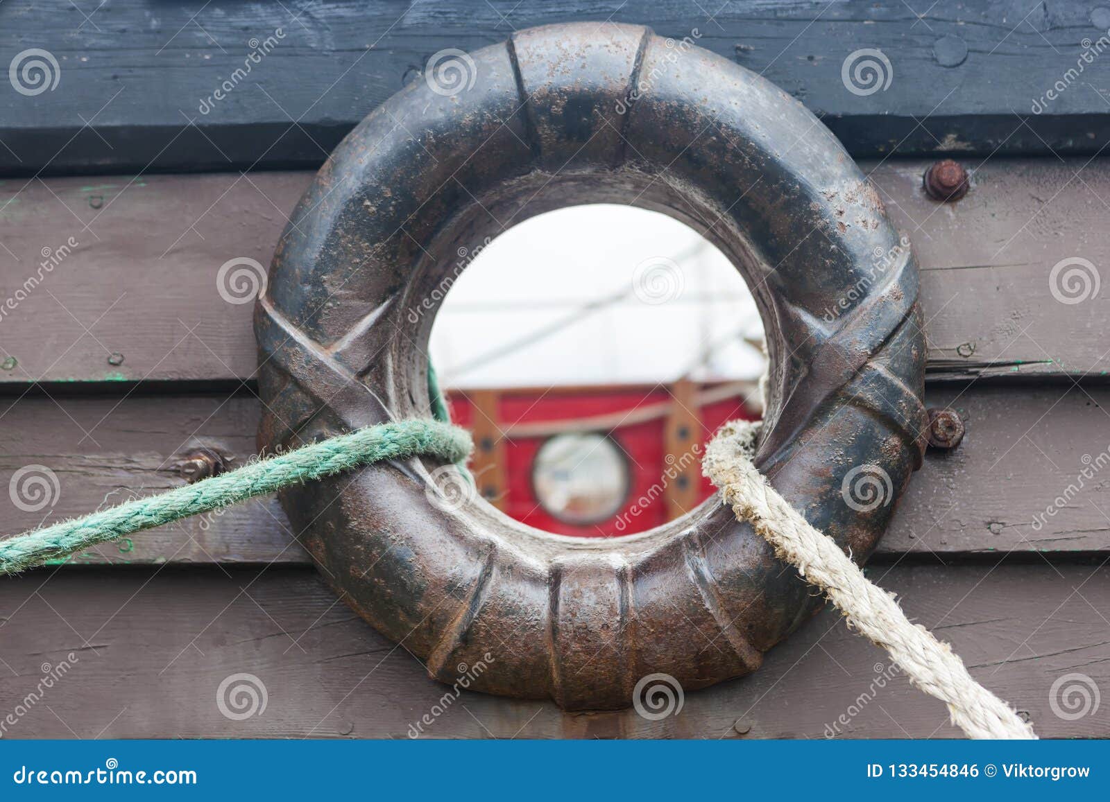 Hål i sidan