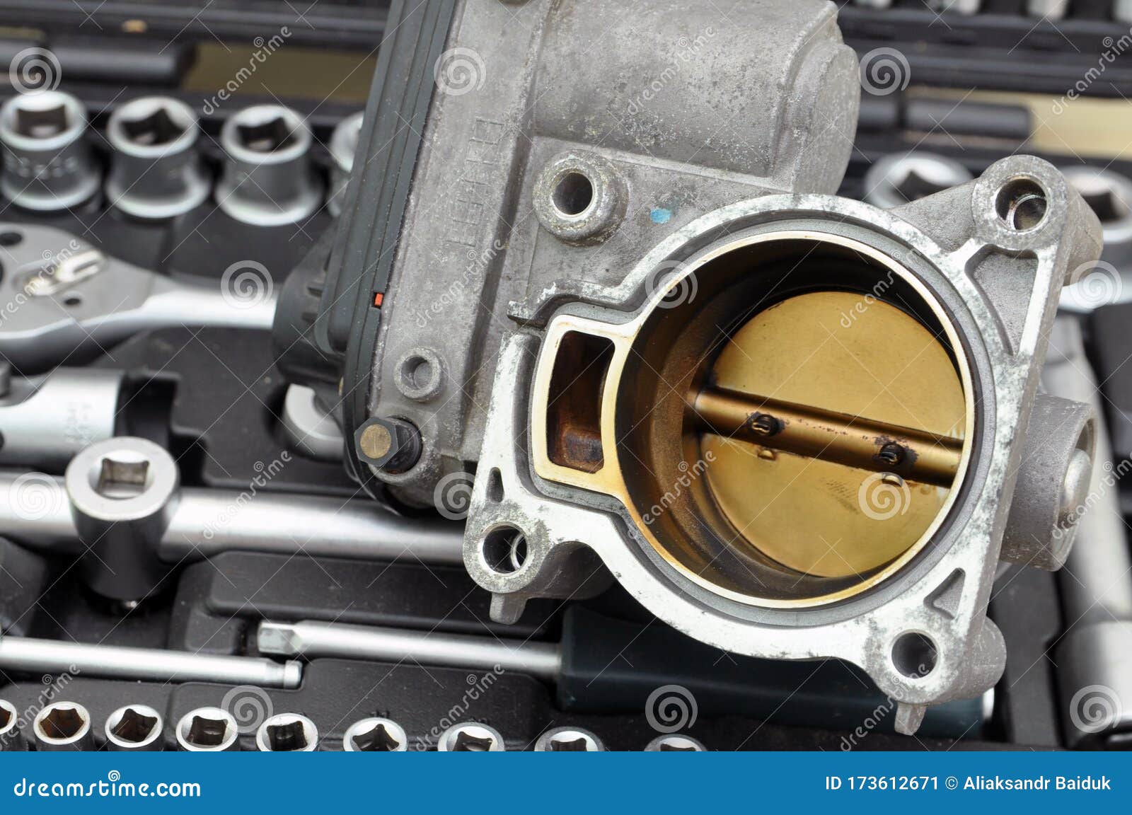 Repair and Cleaning the Car Throttle. Throttle with Traces of Burning and  Soot on the Background of a Set of Tools Stock Image - Image of power, valve:  173612671