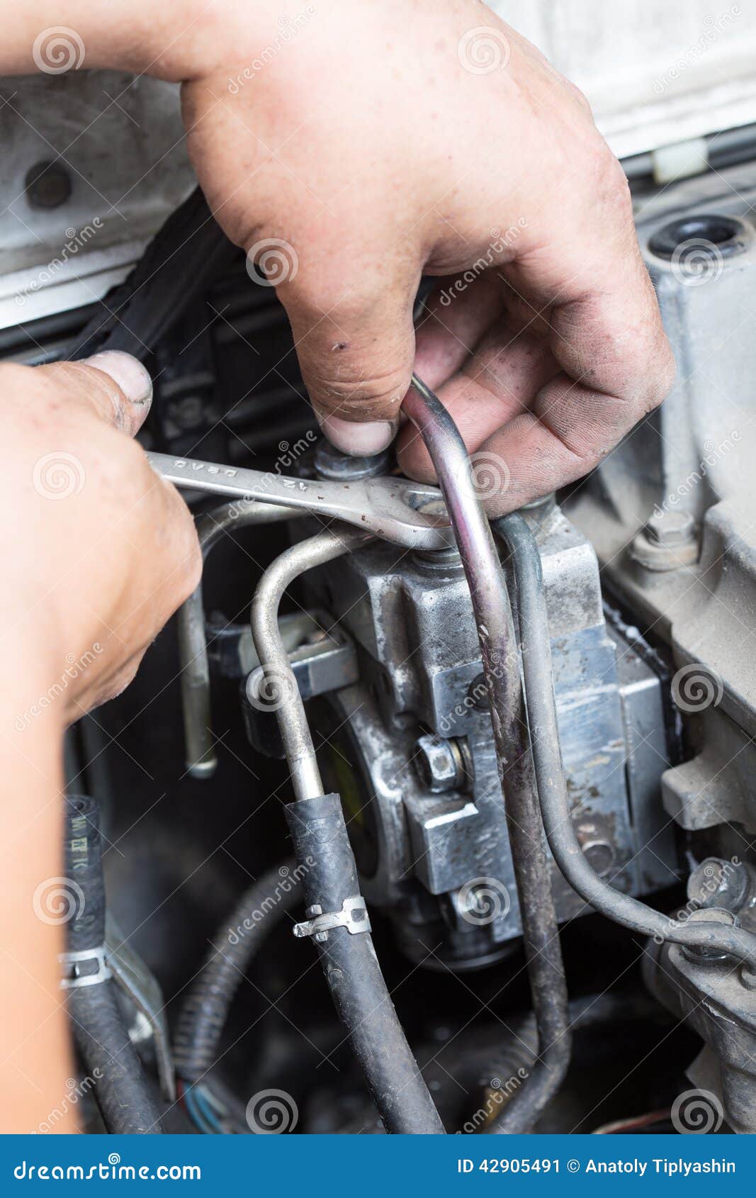 Repair of High Pressure Fuel Pump Stock Image Image of truck, plug