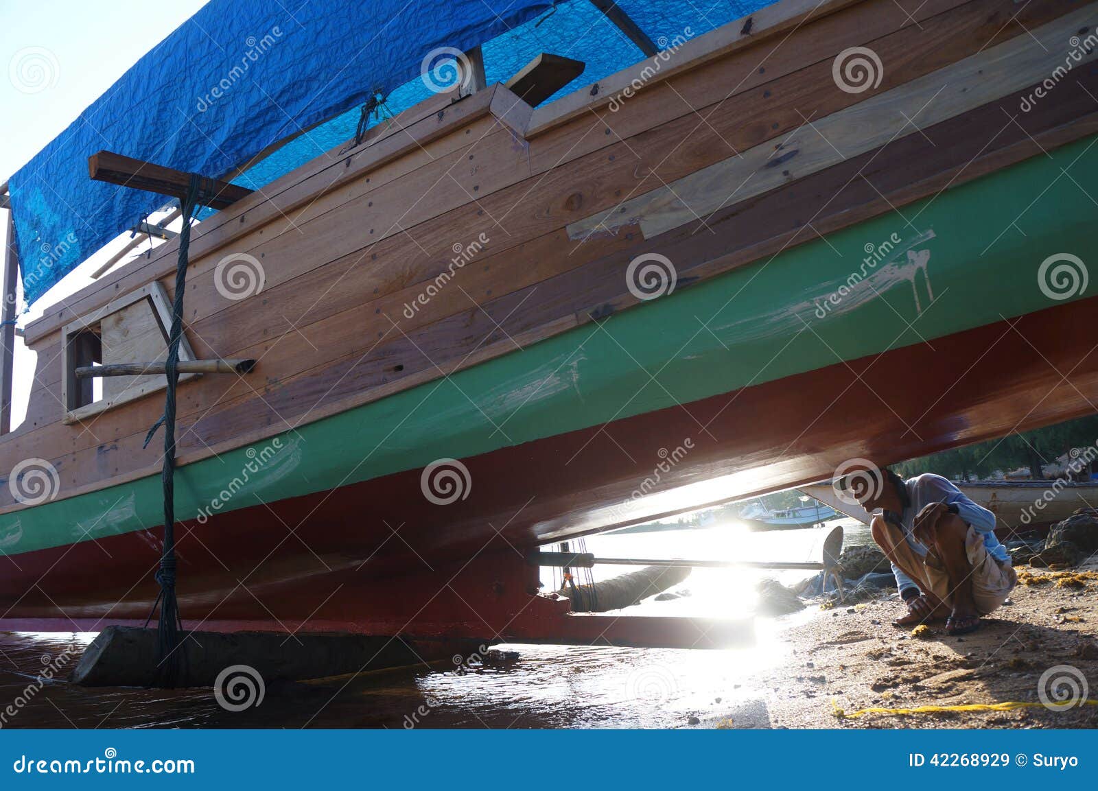 Repairing boat editorial stock image. Image of indonesia 42268929