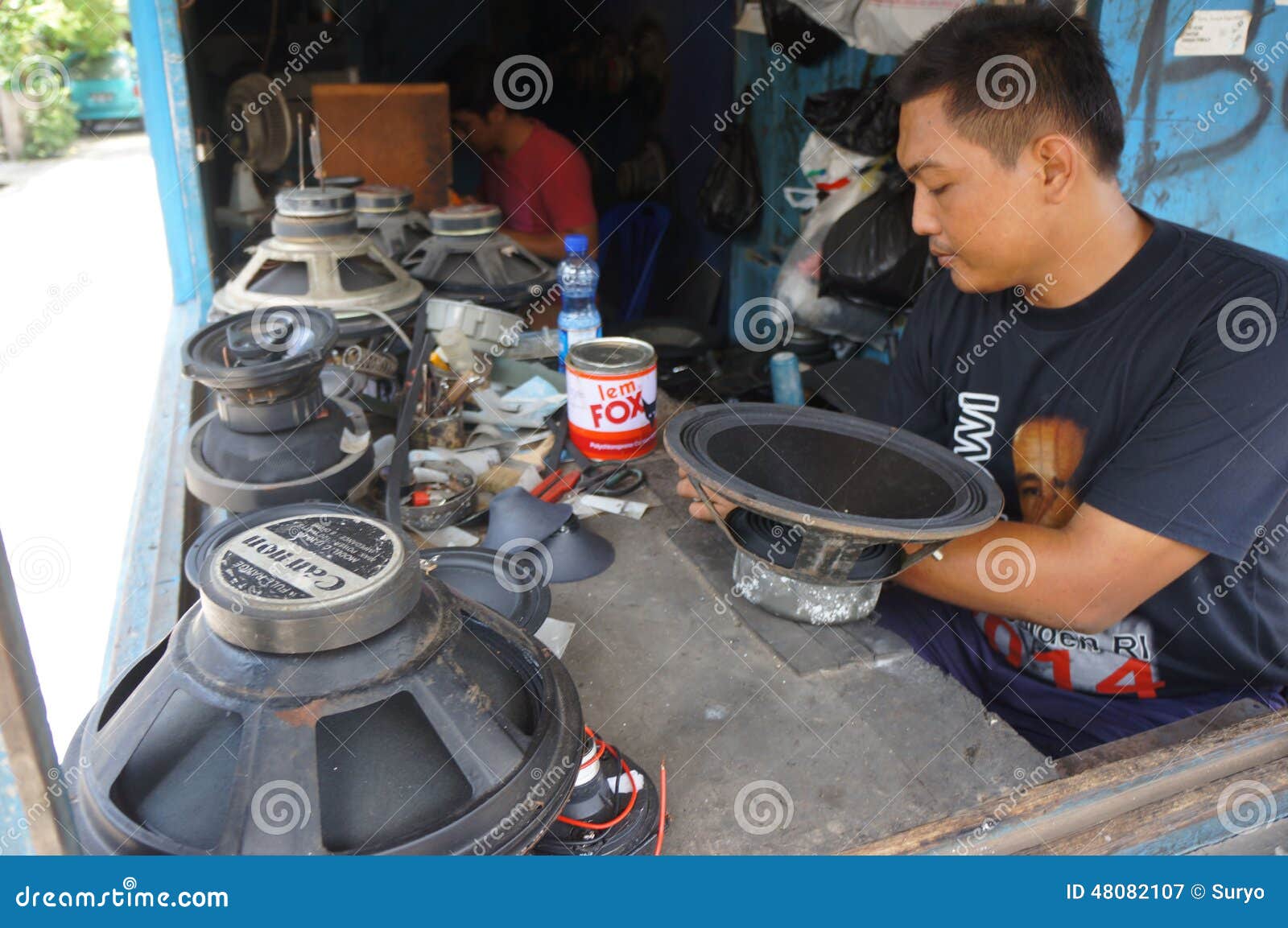 Repairing speakers editorial photography. Image of indonesia 48082107