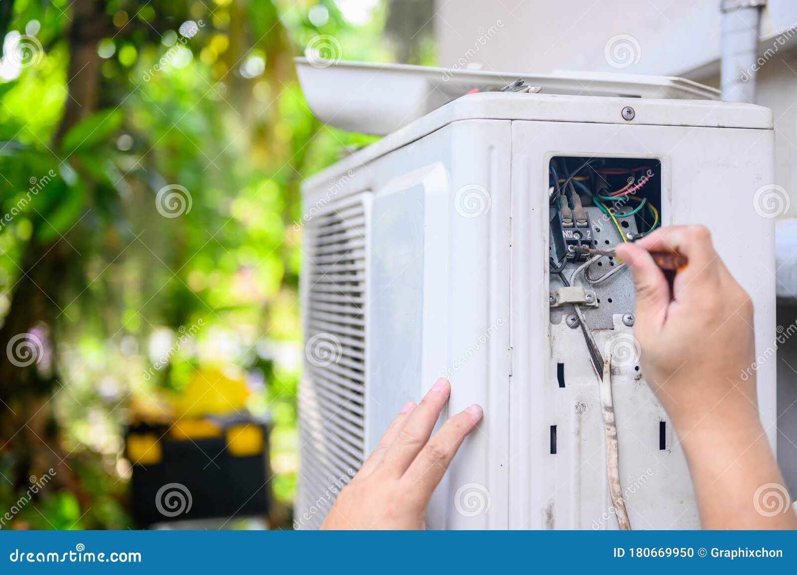 El cielo Canciones infantiles Eso Reparar Y Reparar El Aire Acondicionado En Casa. Bloqueo Y Autocuarentena En Casa Durante La Crisis Del Virus De La Corona. Foto de archivo - Imagen de eléctrico, bloqueo: 180669950 El cielo Canciones infantiles Eso Reparar Y Reparar El Aire Acondicionado En Casa. Bloqueo Y Autocuarentena En Casa Durante La Crisis Del Virus De La Corona. Foto de archivo - Imagen de eléctrico, bloqueo: 180669950