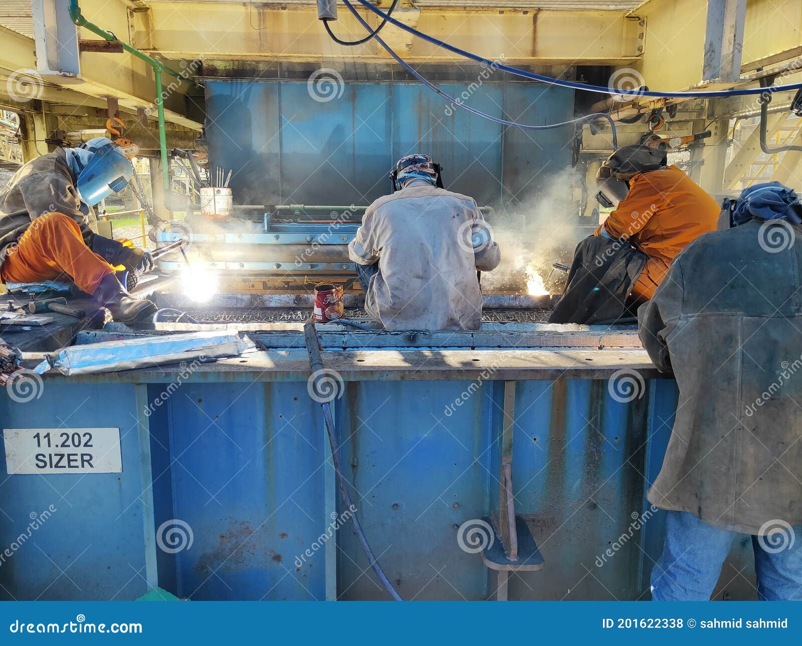 Welding & hardfacing editorial stock photo. Image of person 201622338