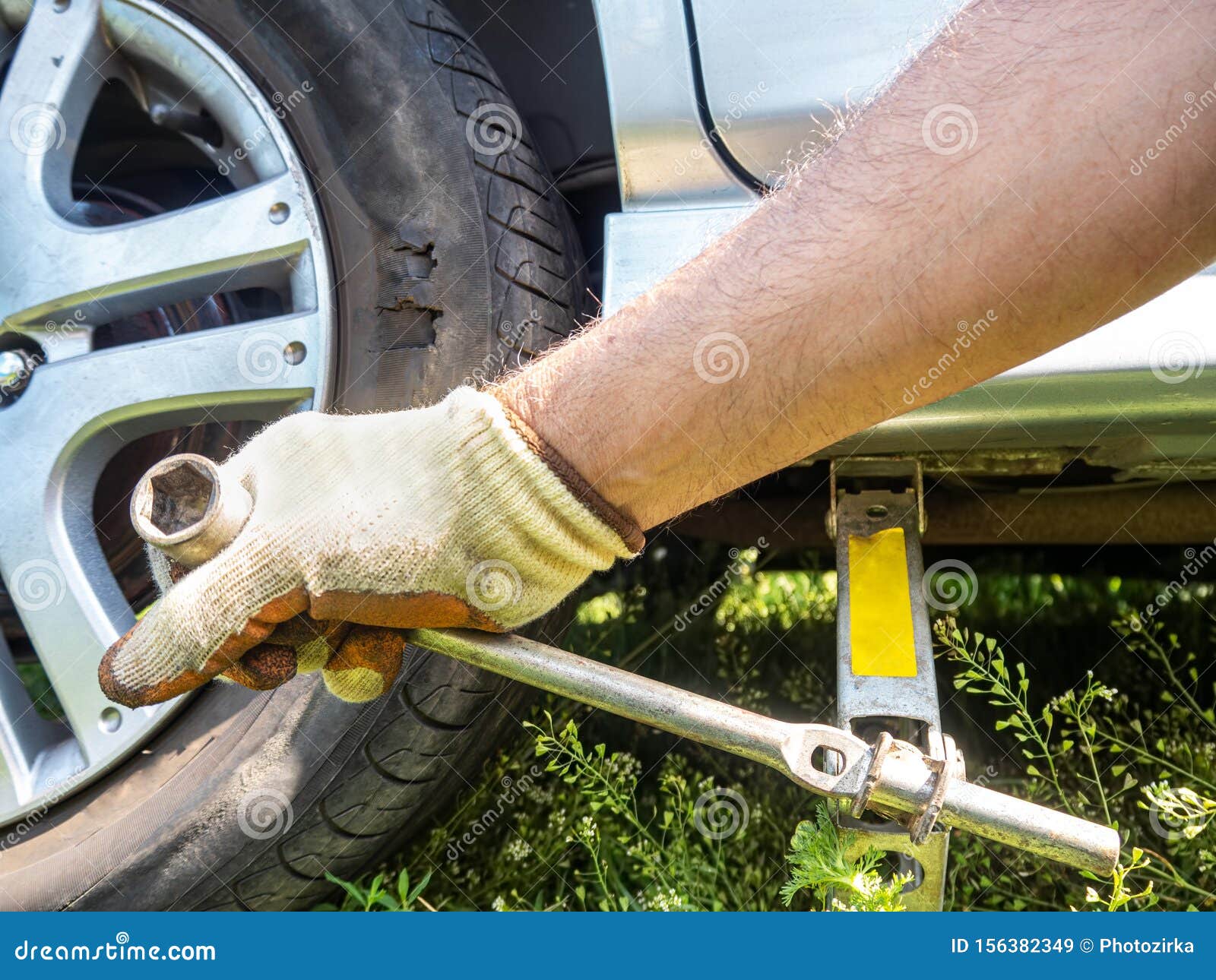 Car with Damaged Tire on Jack Stock Image Image of lever, mechanic