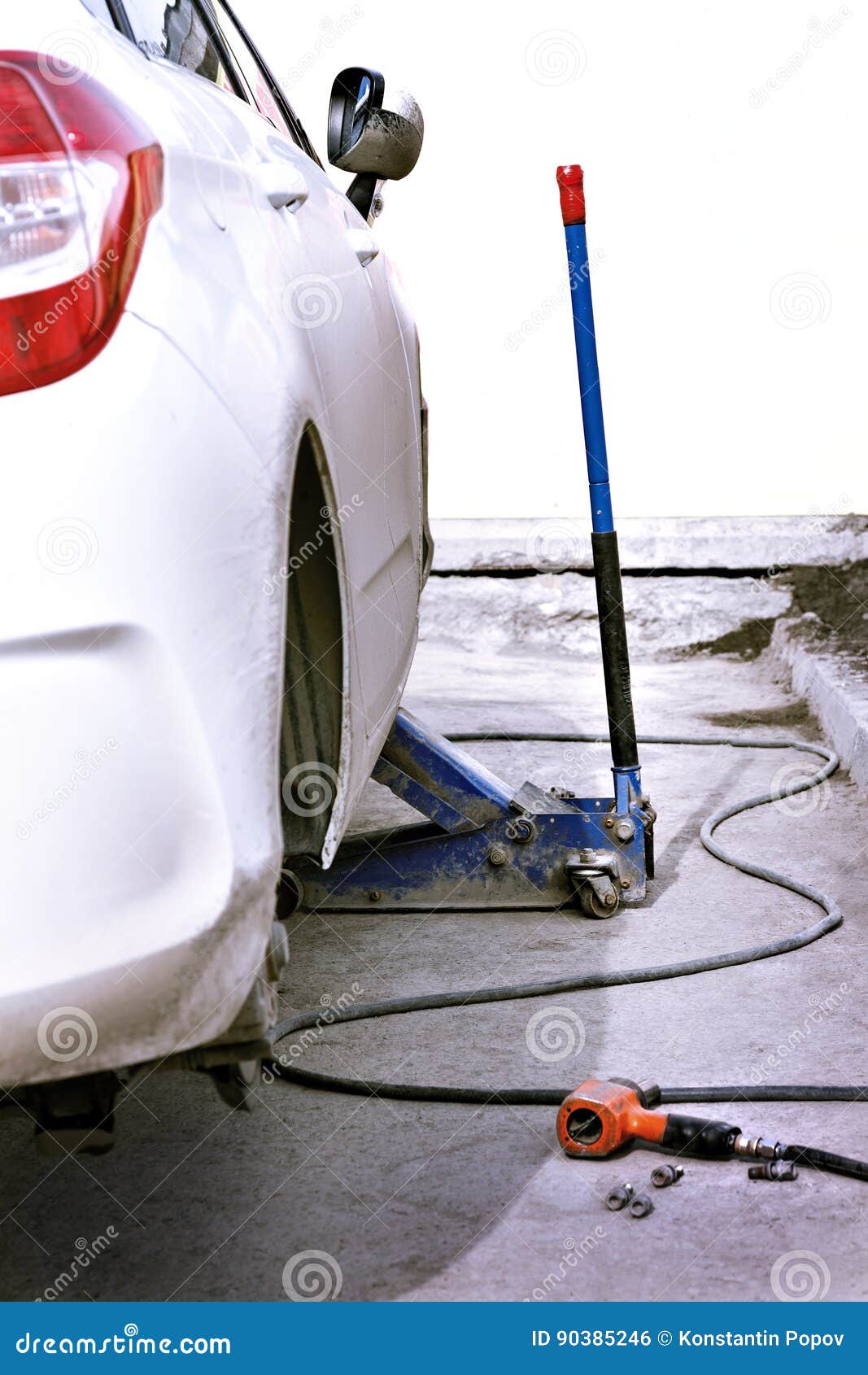 Replacing The Car Wheels Stock Photo Image Of Replace 90385246