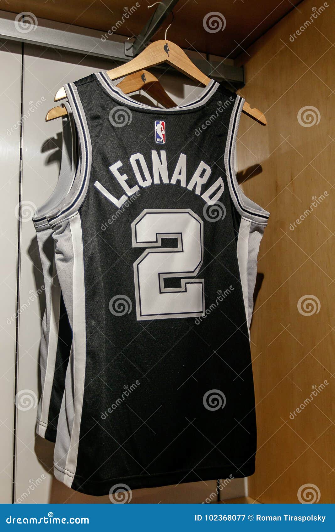 Replica Jersey of Kawhi Leonard of San Antonio Spurs Editorial