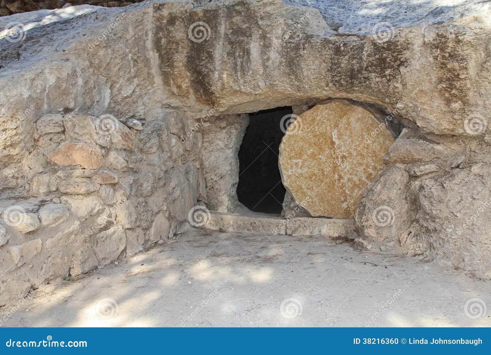 replica of the tomb of jesus in israel