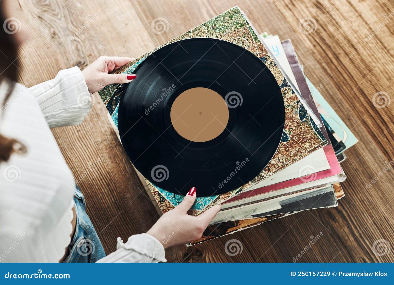 Hombre Escuchando Música Del Disco Vinilo Reproducción Música