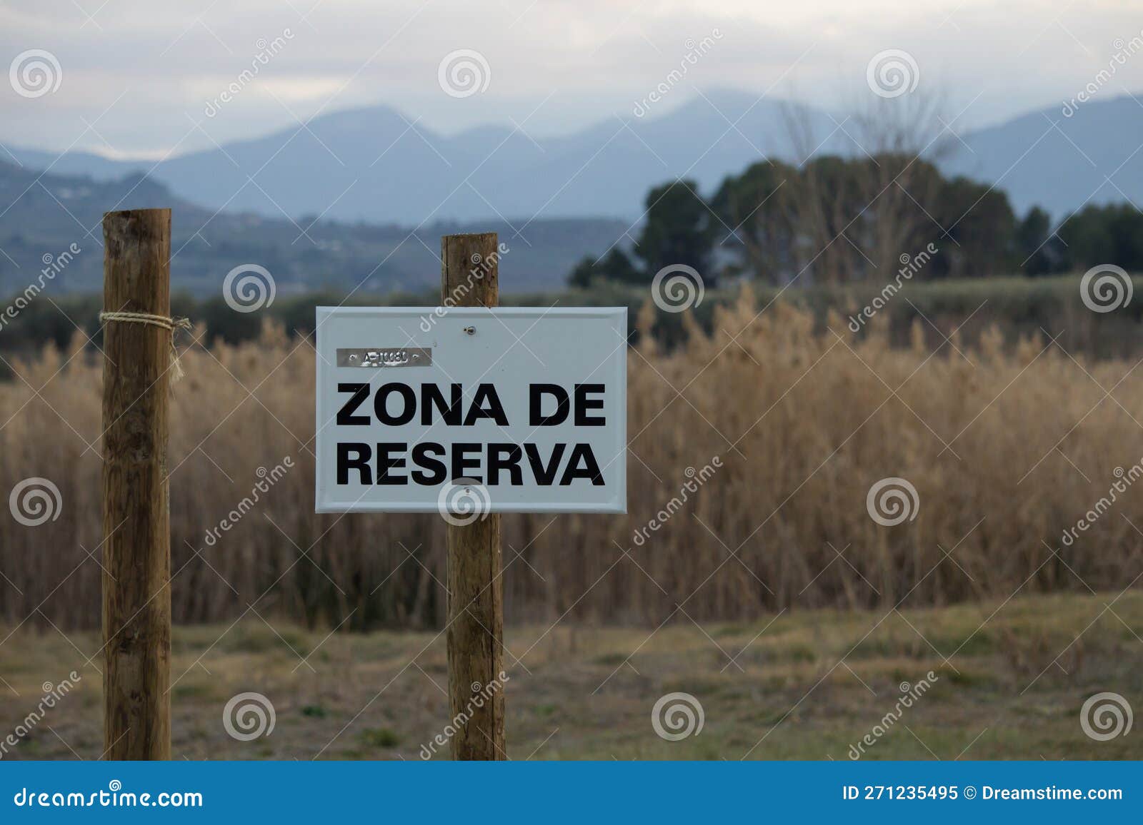reserve zone sign