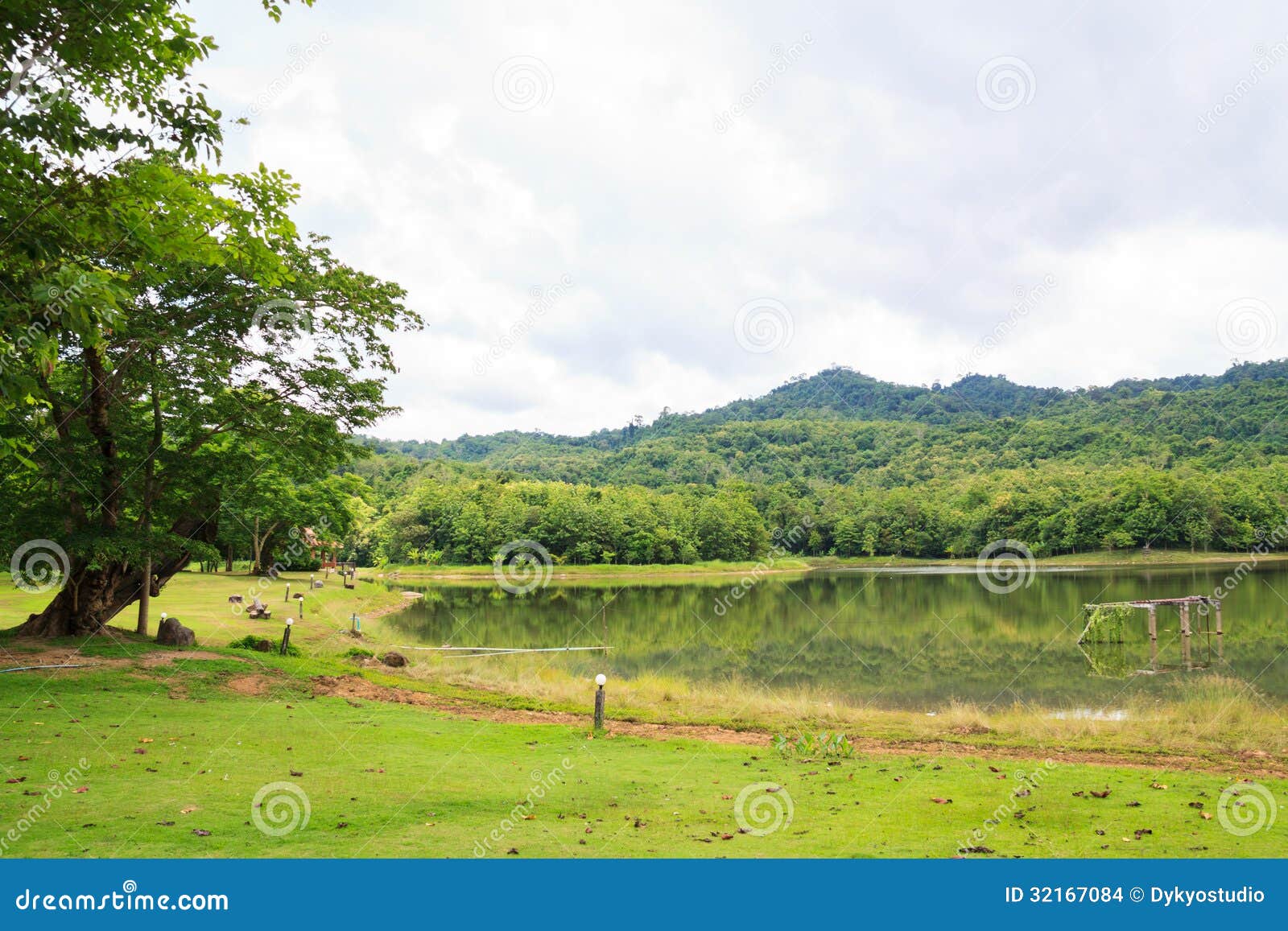 reservoir at jedkod pongkonsao natural study and ecotourism cent