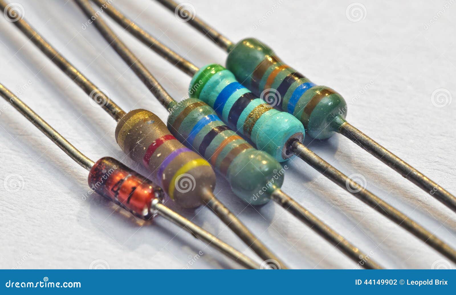 Resistores Y Diodo De Los Componentes Fotos de - Fotos libres regalías de