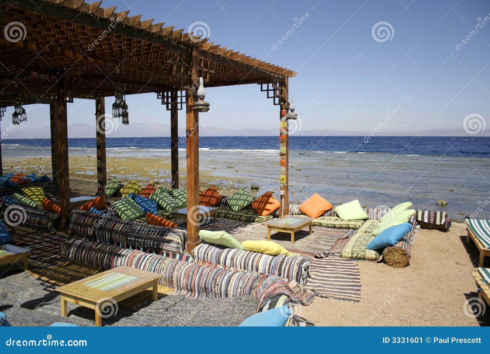 Restaurant De Plage De La Mer Rouge Image stock Image du reste