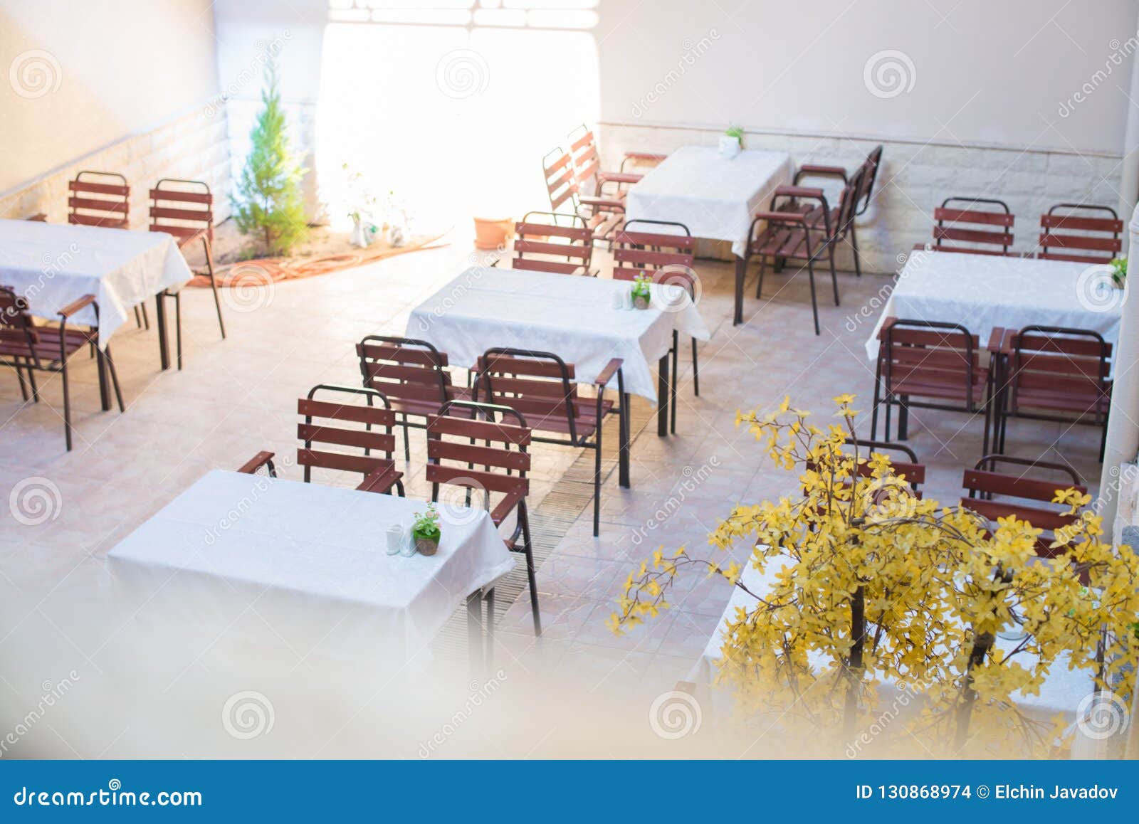 Restaurant Empty Table And Chairs, Cafe Terrace Table ...