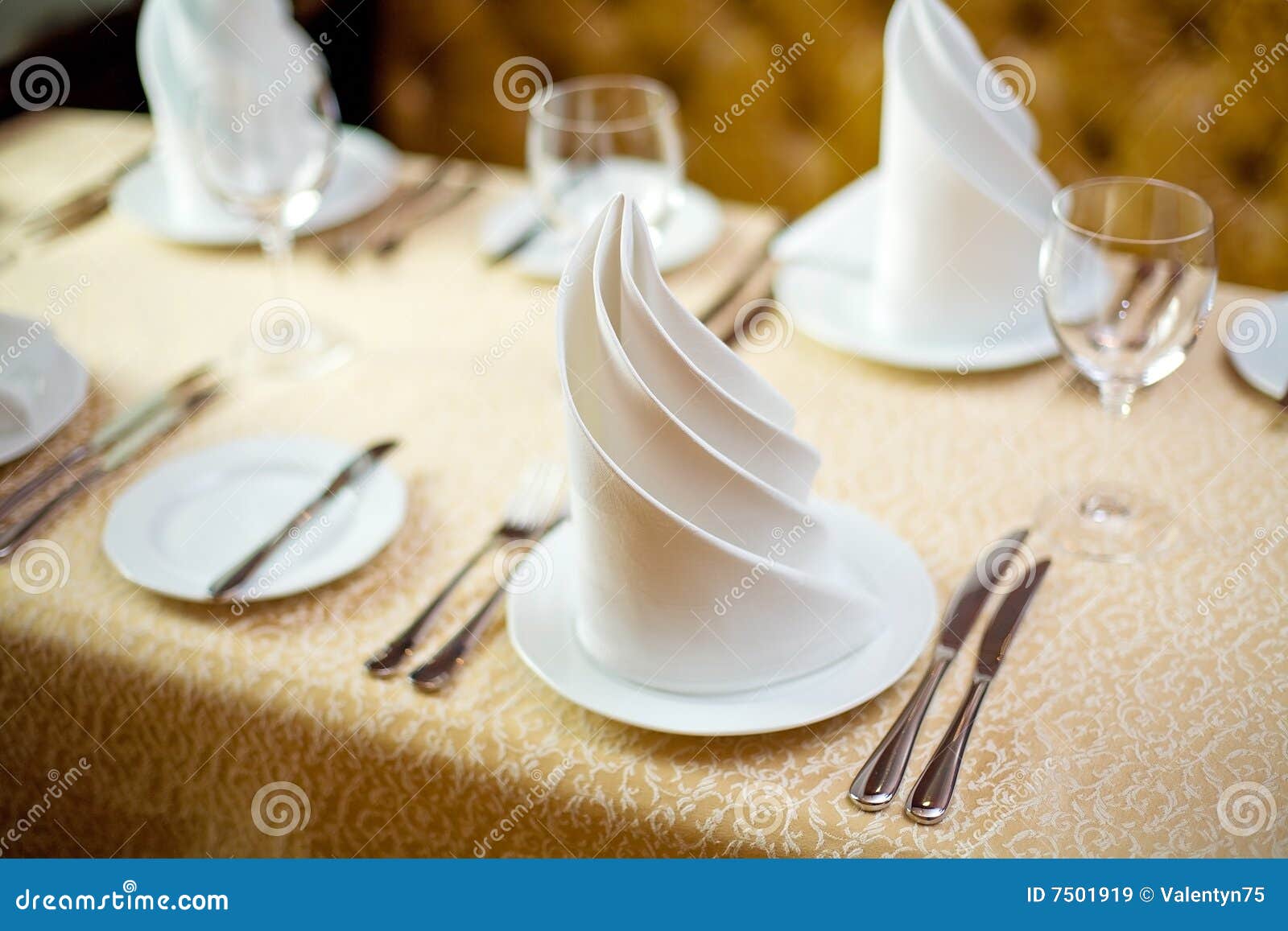 Restaurant tableware stock image. Image of serviette, dish 7501919