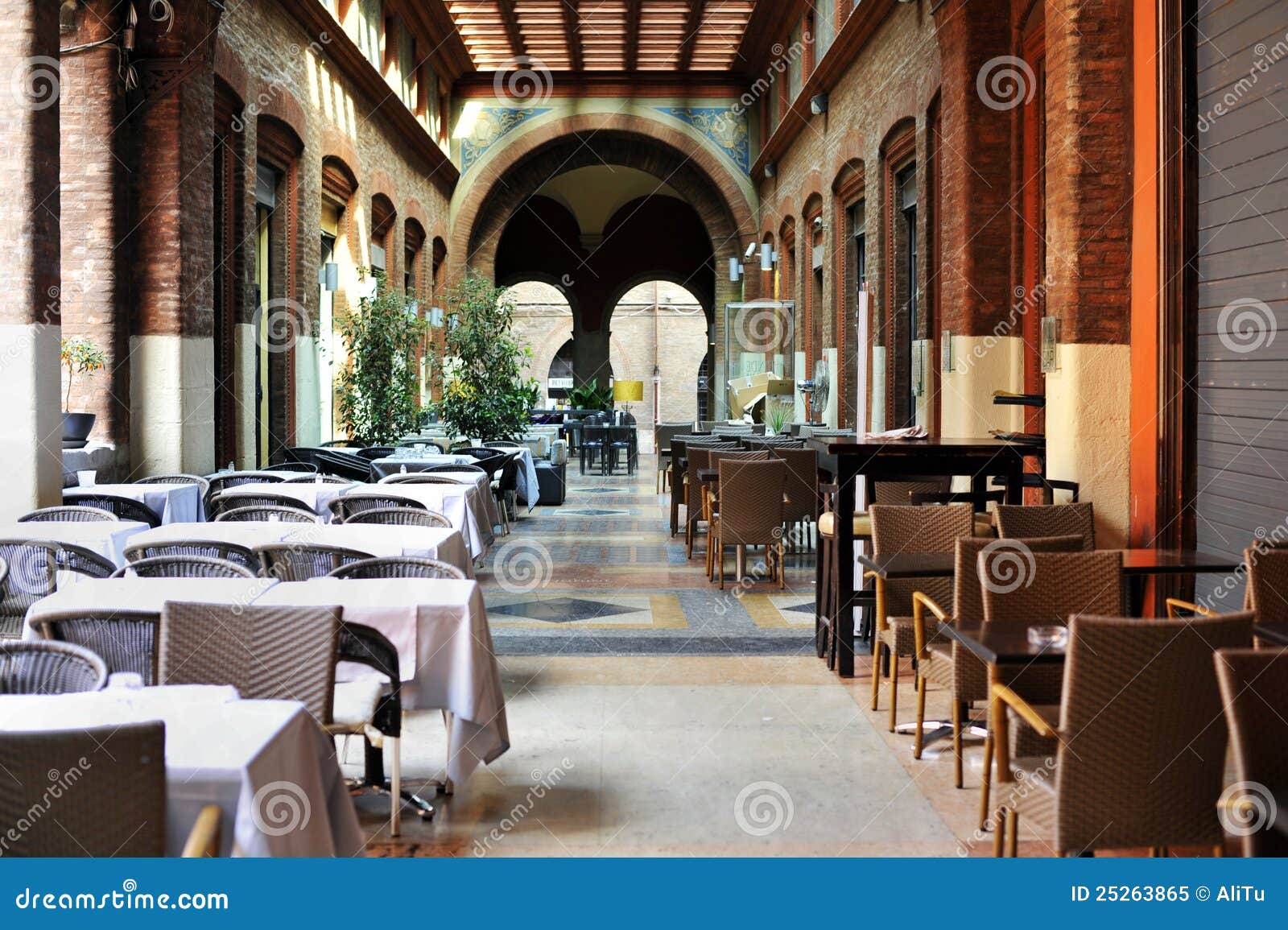 Restaurante en Bolonia imagen editorial. Imagen de cena 25263865