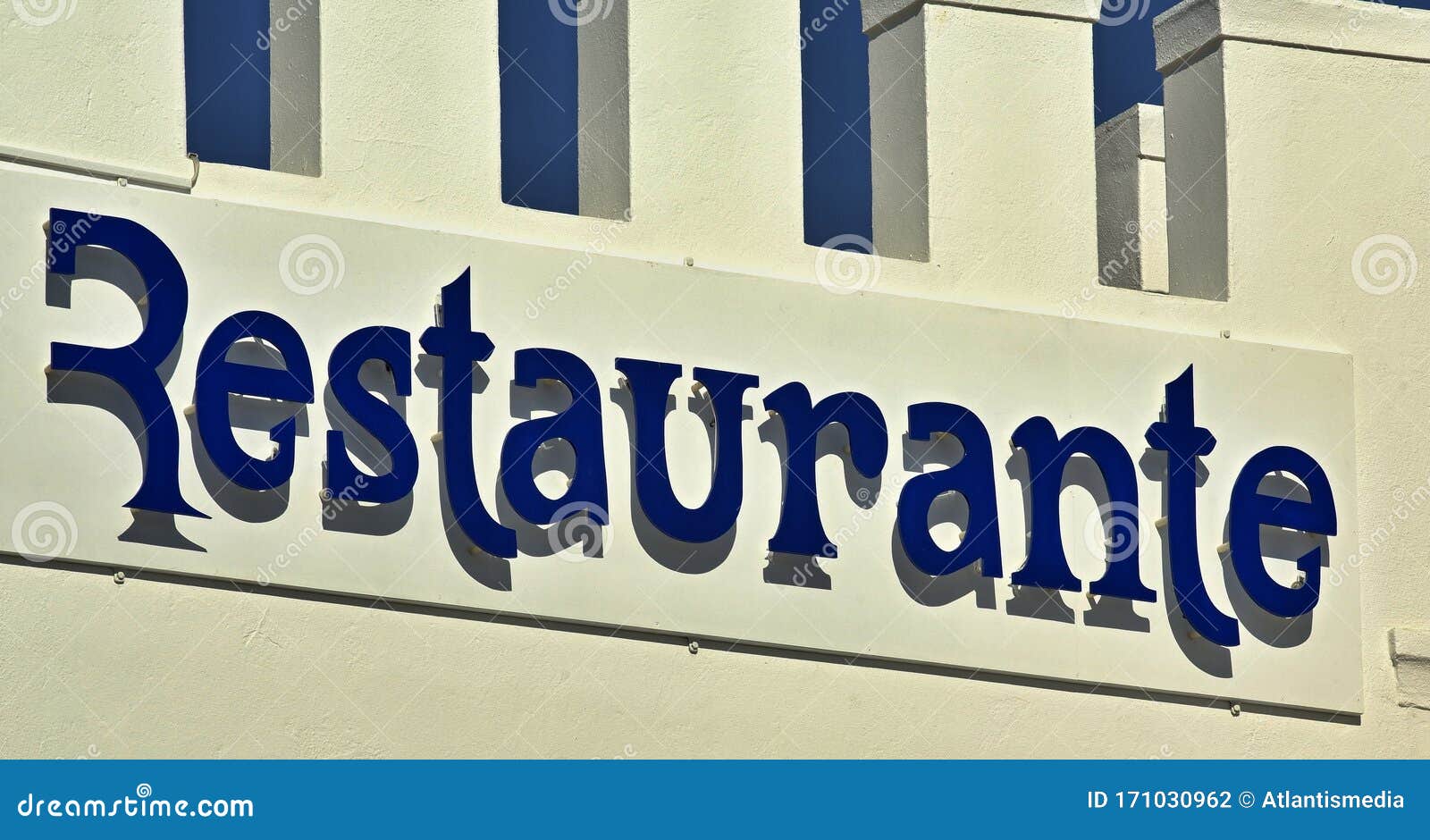 restaurante - lettering in blue