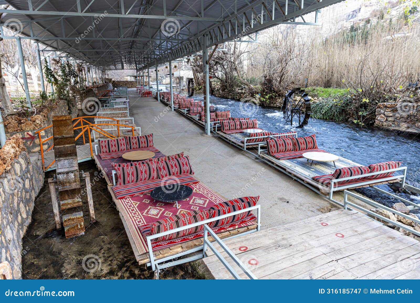 this is a resting place in the water of the beyazsu stream spring. beyazsu creek, which originates from the foothills of the