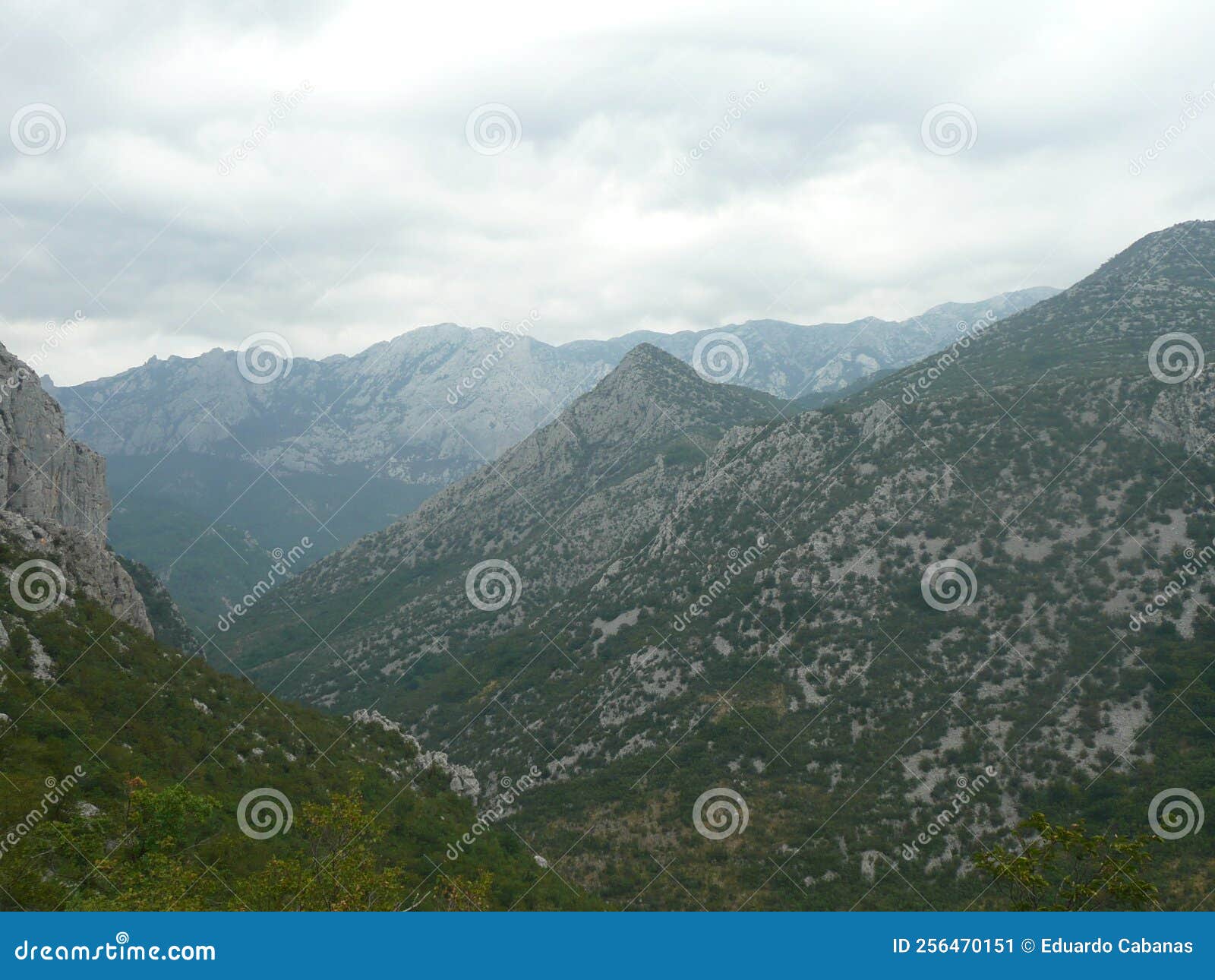 68 5.000 resultados de traducciÃÂ³n landscape of the mountains of paklenica national park in croatia