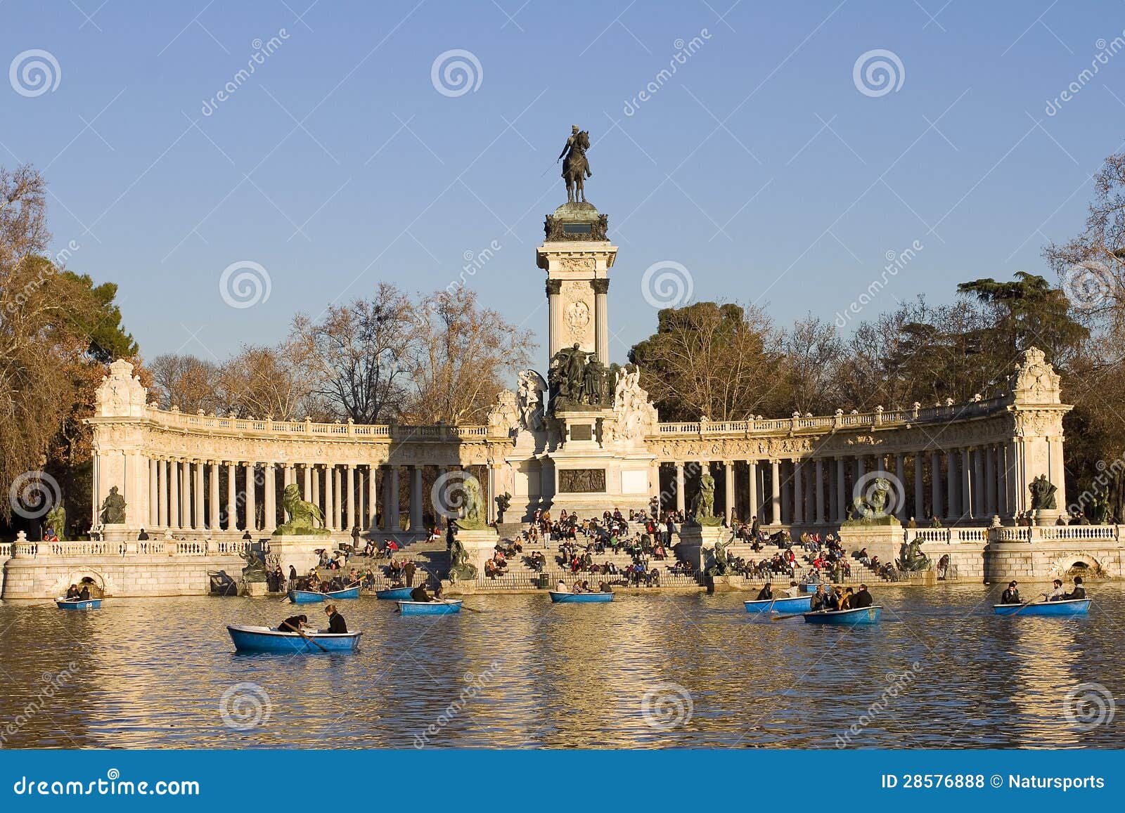 13,378 Retiro Park Images, Stock Photos, 3D objects, & Vectors