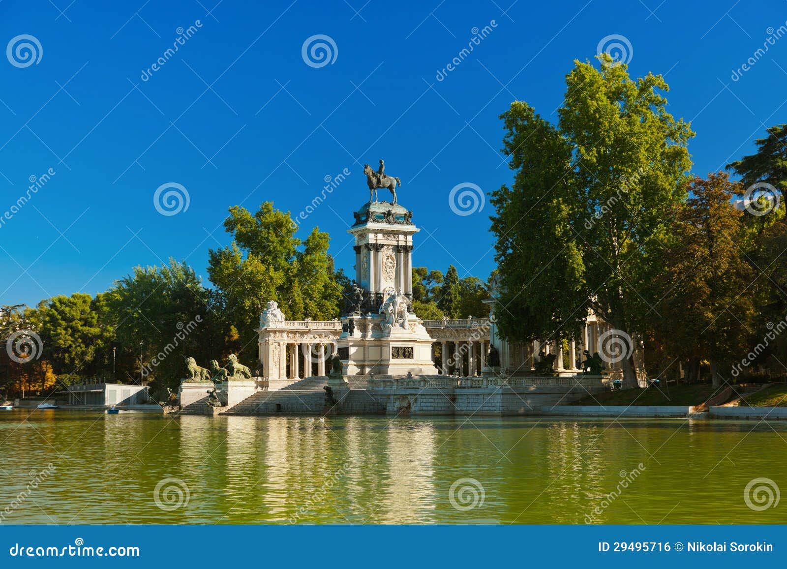 retiro park in madrid spain