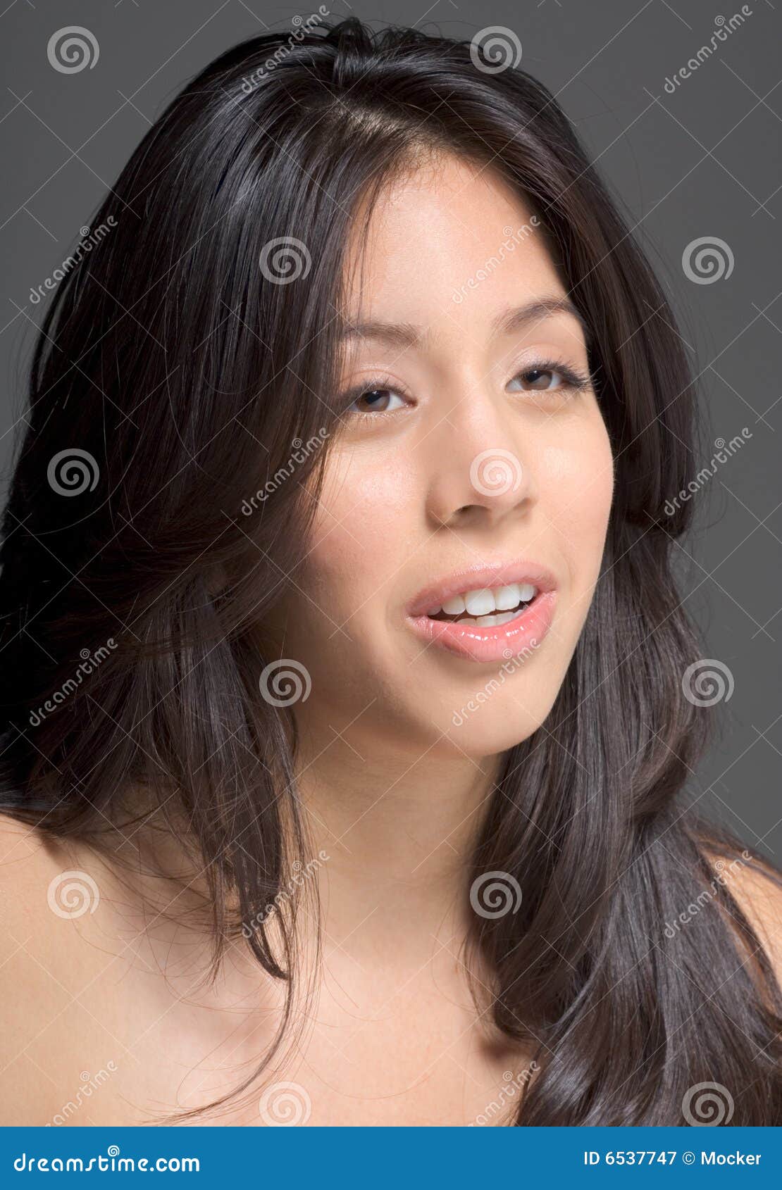 Retrato Da Beleza Da Mulher De Latina Com Cabelo Longo Imagem de Stock