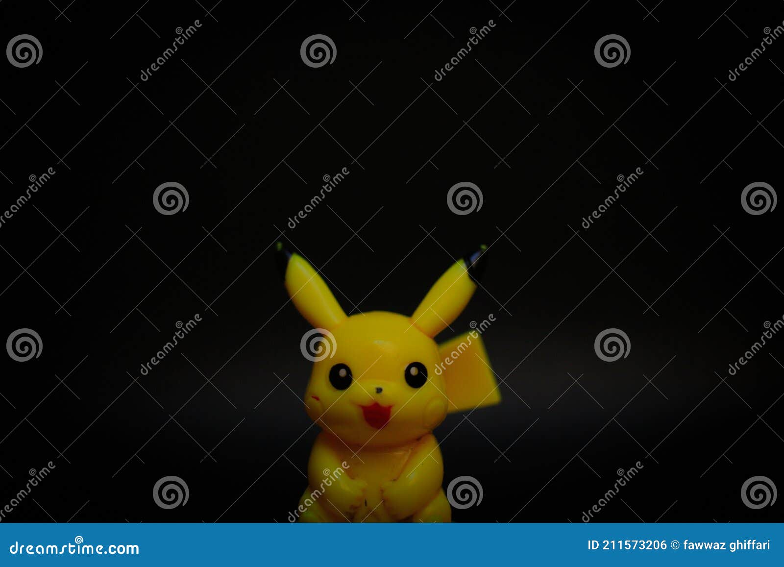 Retrato De Brinquedo Pokemon Sobre Fundo Preto Foto Editorial - Imagem de  banheiro, conceito: 211573206