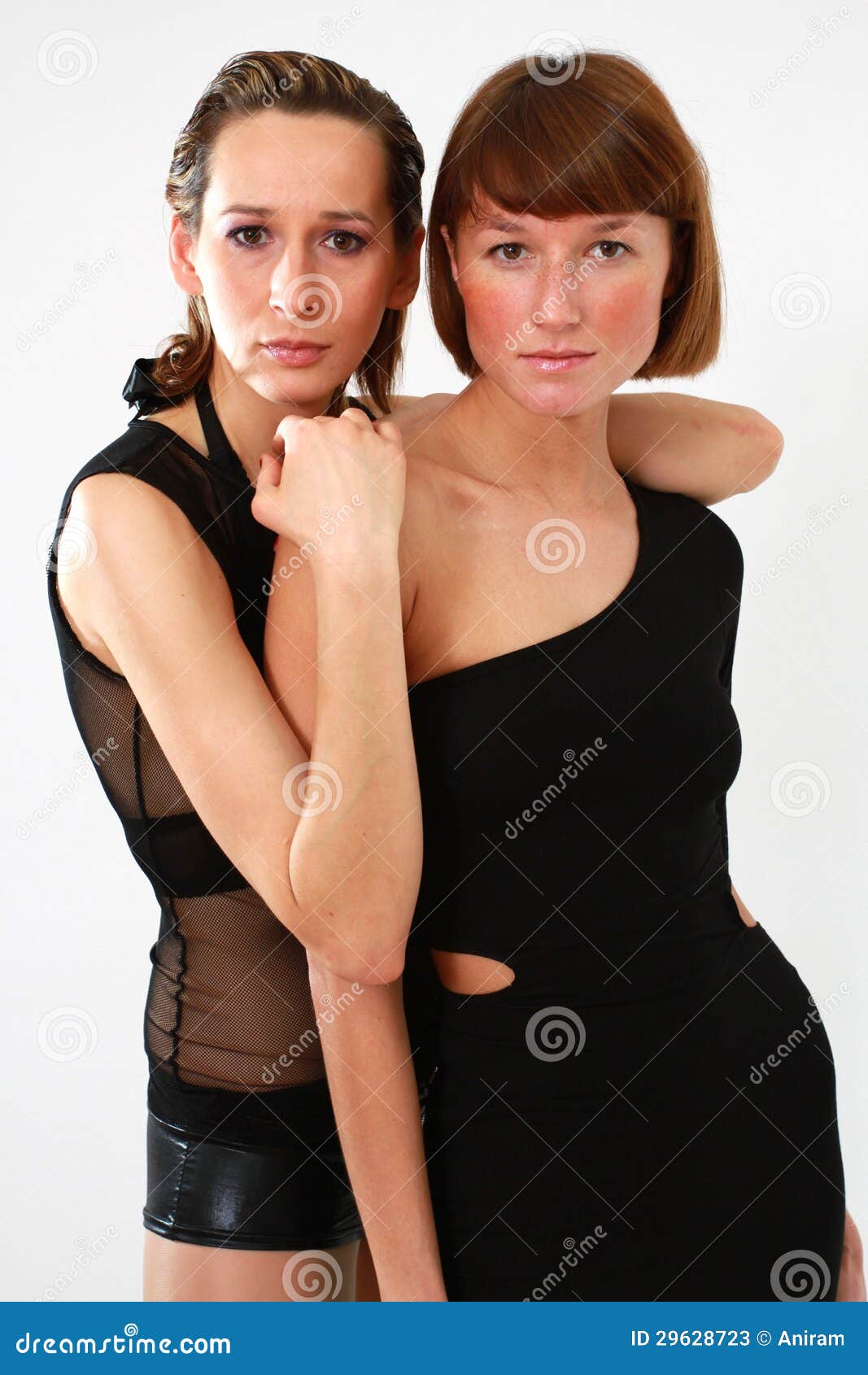 Retrato de dos mujeres imagen de archivo. Imagen de novias 29628723