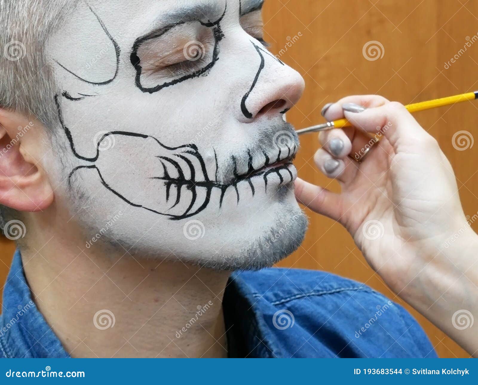 Retrato De Hombre Con Maquillaje Tradicional Mexicano De Halloween Caballero Celebrando El Día Del Arte Corporal De La Cara Muerta Foto de archivo - Imagen de méxico, festival: 193683544 Retrato De Hombre Con Maquillaje Tradicional Mexicano De Halloween Caballero Celebrando El Día Del Arte Corporal De La Cara Muerta Foto de archivo - Imagen de méxico, festival: 193683544