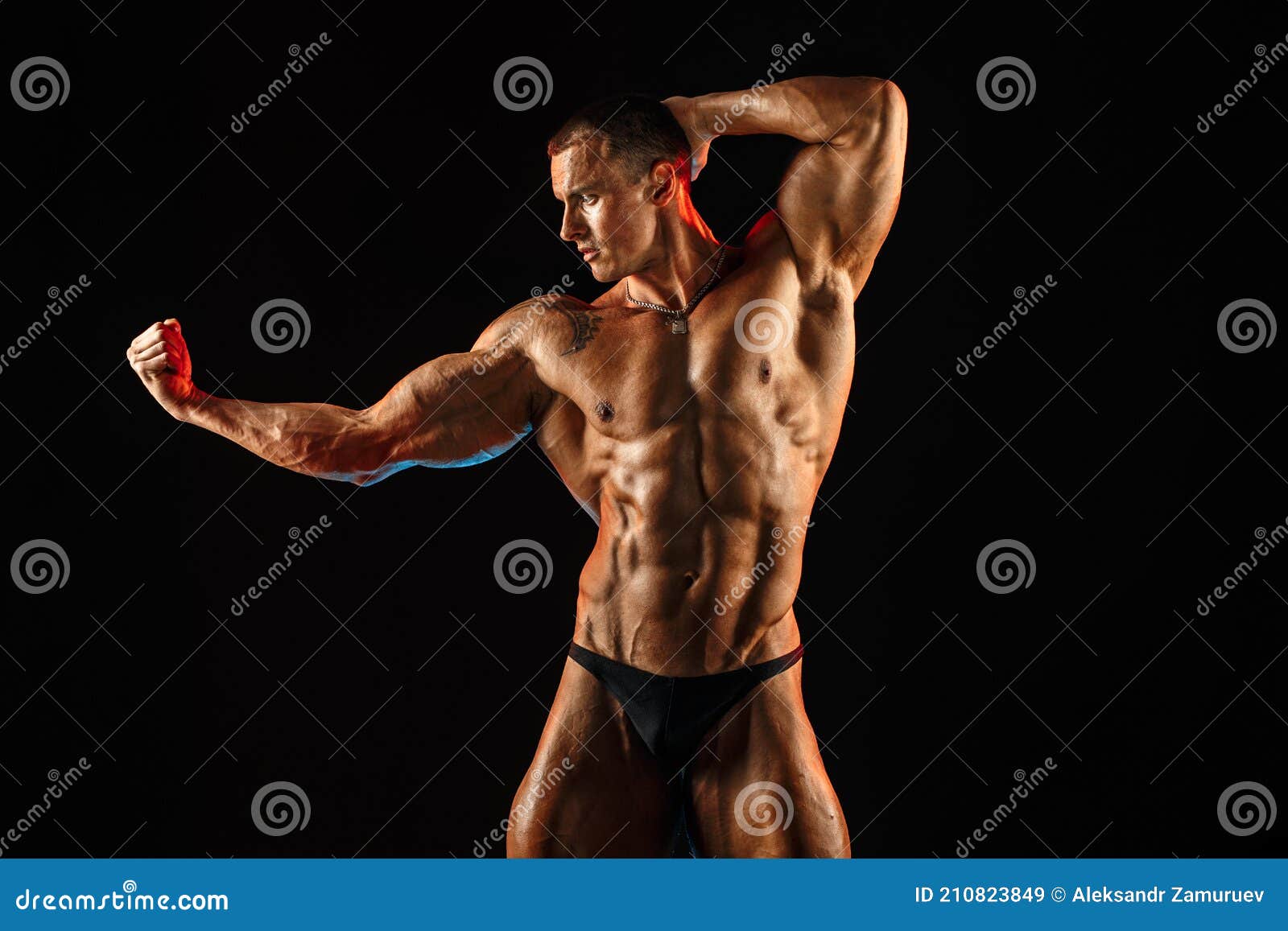 Retrato De Hombre Musculoso Sin Camisa Imagen de archivo - Imagen de  shirtless, atleta: 210823849