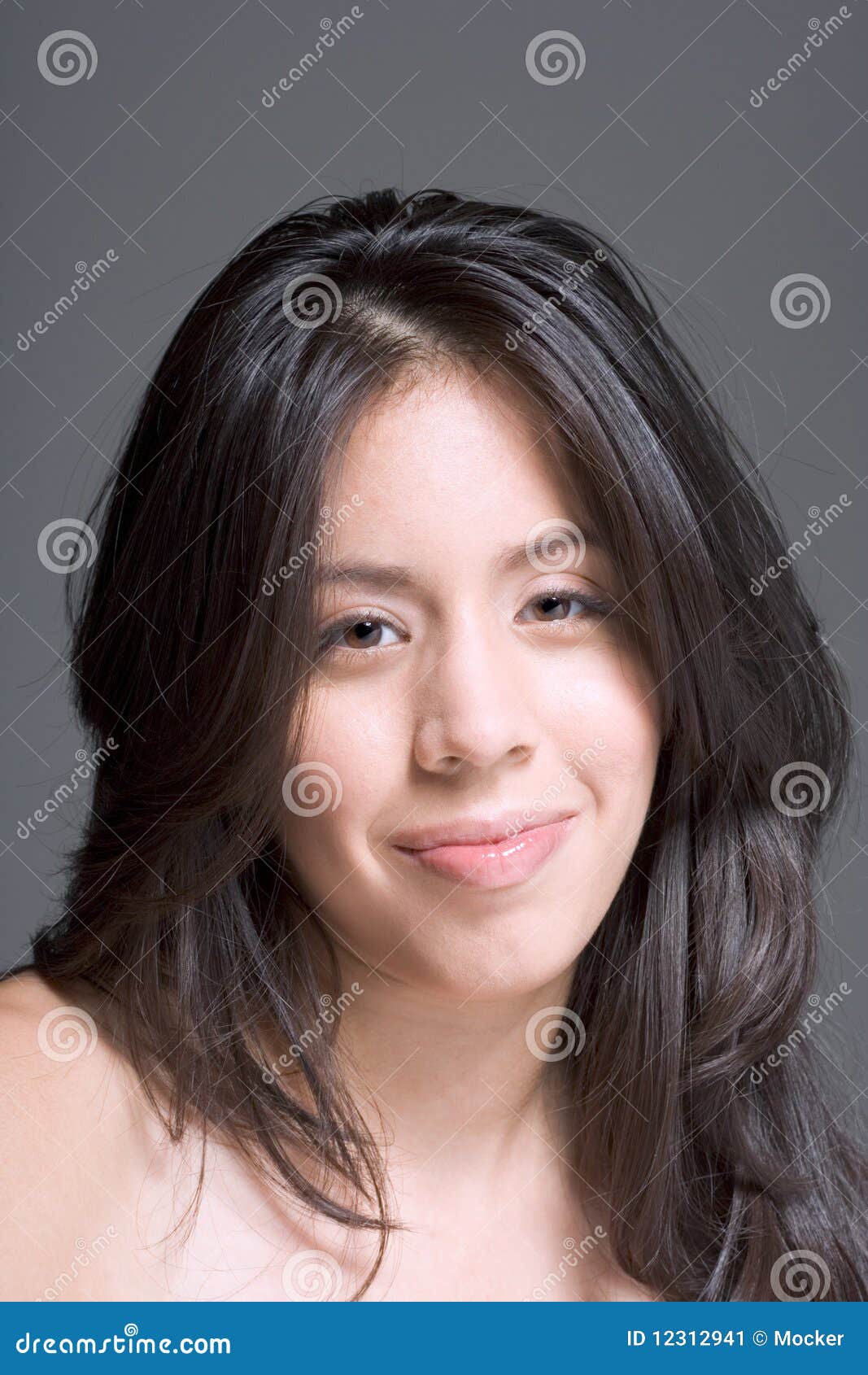 Retrato De La Belleza De La Mujer De Latina Con El Pelo Largo Imagen De