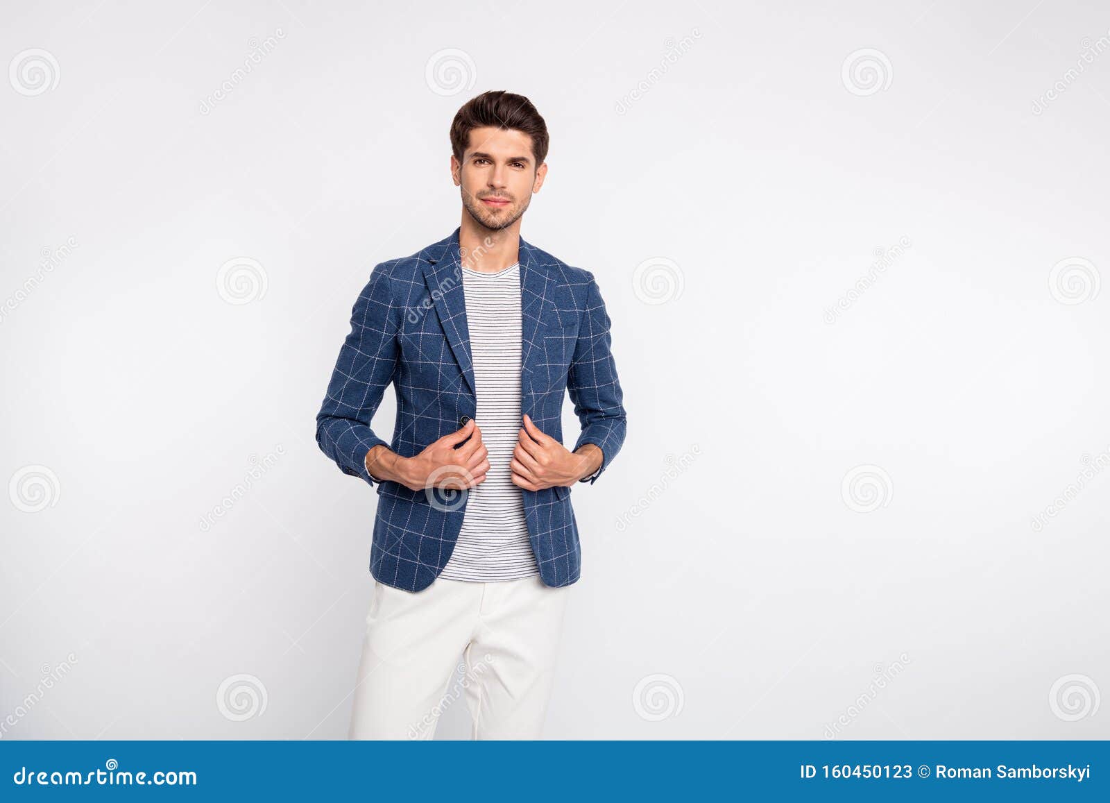 Retrato De Un Hombre MagnÃfico Que Su Chaqueta Azul Usar Pantalones De Chaqueta a Cuadros Pantalones Aislados Sobre Fondo Gr Imagen de archivo - Imagen de modelo: 160450123