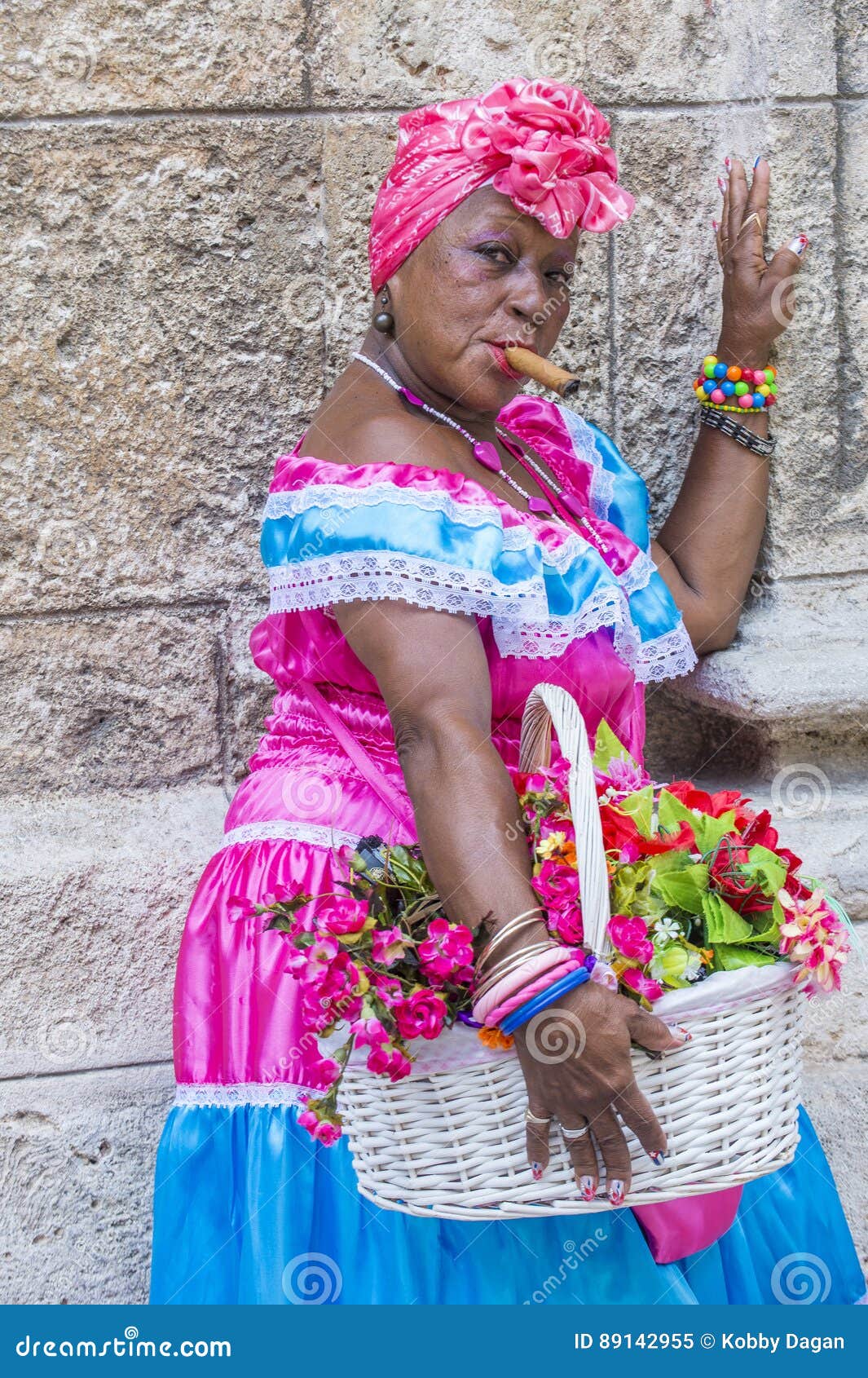 plan de ventas Desigualdad Bolos Retrato De Una Mujer Cubana Imagen editorial - Imagen de hembra, cuba:  89142955