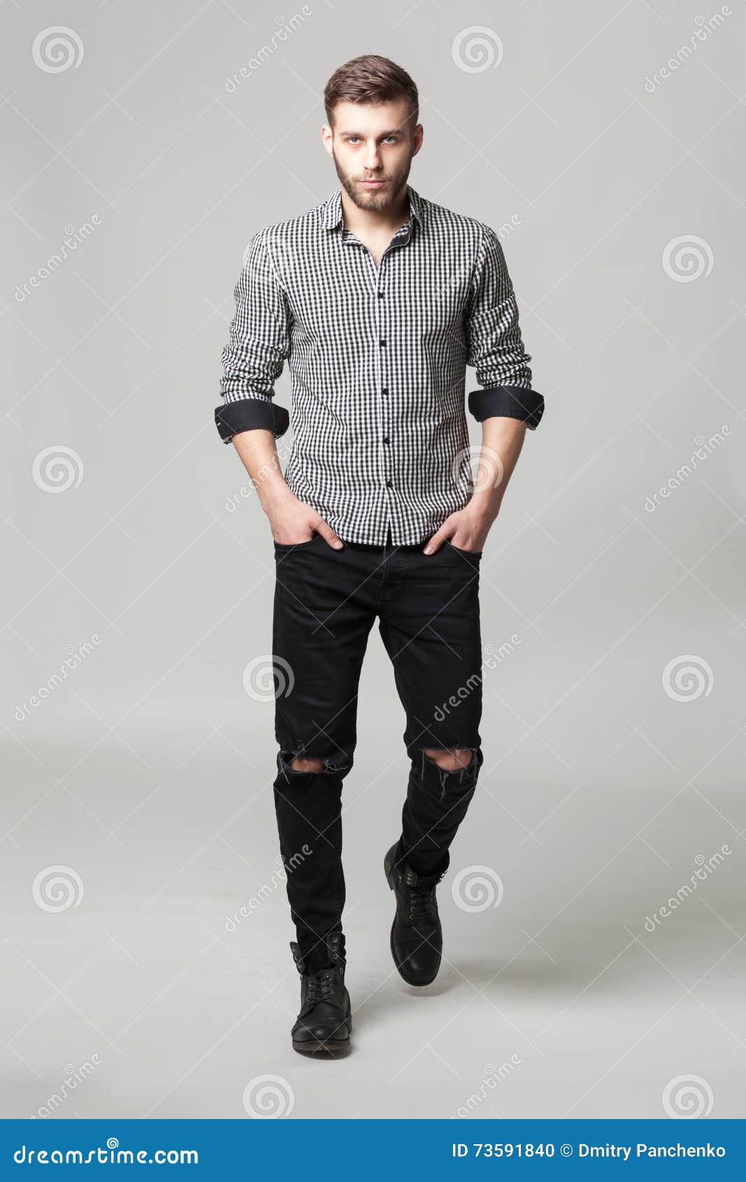 Galantería boxeo Inútil Retrato Del Estudio Del Hombre Joven Elegante Hermoso En Ropa Casual Foto  de archivo - Imagen de ocasional, caballero: 73591840