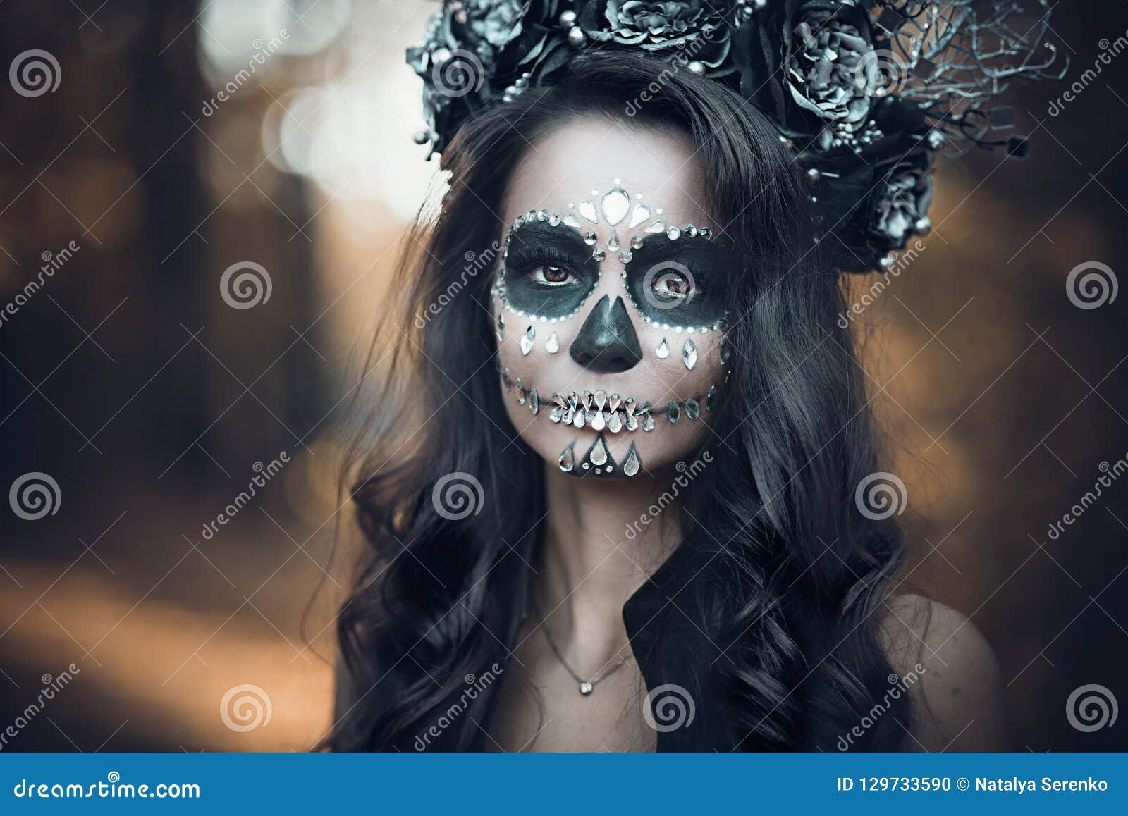 Retrato Del Primer De Calavera Catrina En Vestido Negro Maquillaje Del Cráneo Del Azúcar Dia De Los Muertos Día De Los Muertos Ví Foto de archivo - Imagen de muerto, colorido: 129733590 Retrato Del Primer De Calavera Catrina En Vestido Negro Maquillaje Del Cráneo Del Azúcar Dia De Los Muertos Día De Los Muertos Ví Foto de archivo - Imagen de muerto, colorido: 129733590