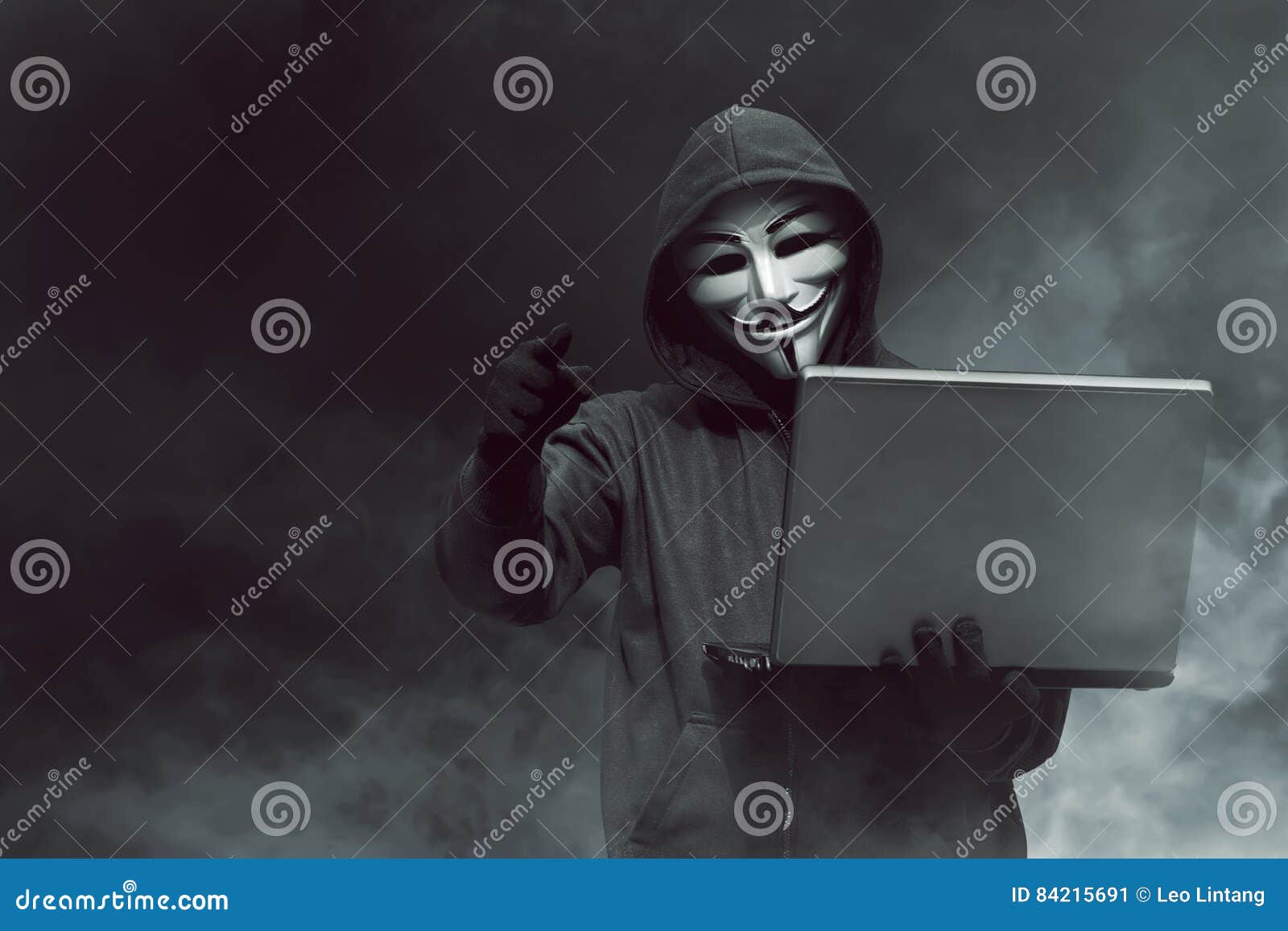 Foto de Retrato De Hacker E Rede Hack Significado Portátil De